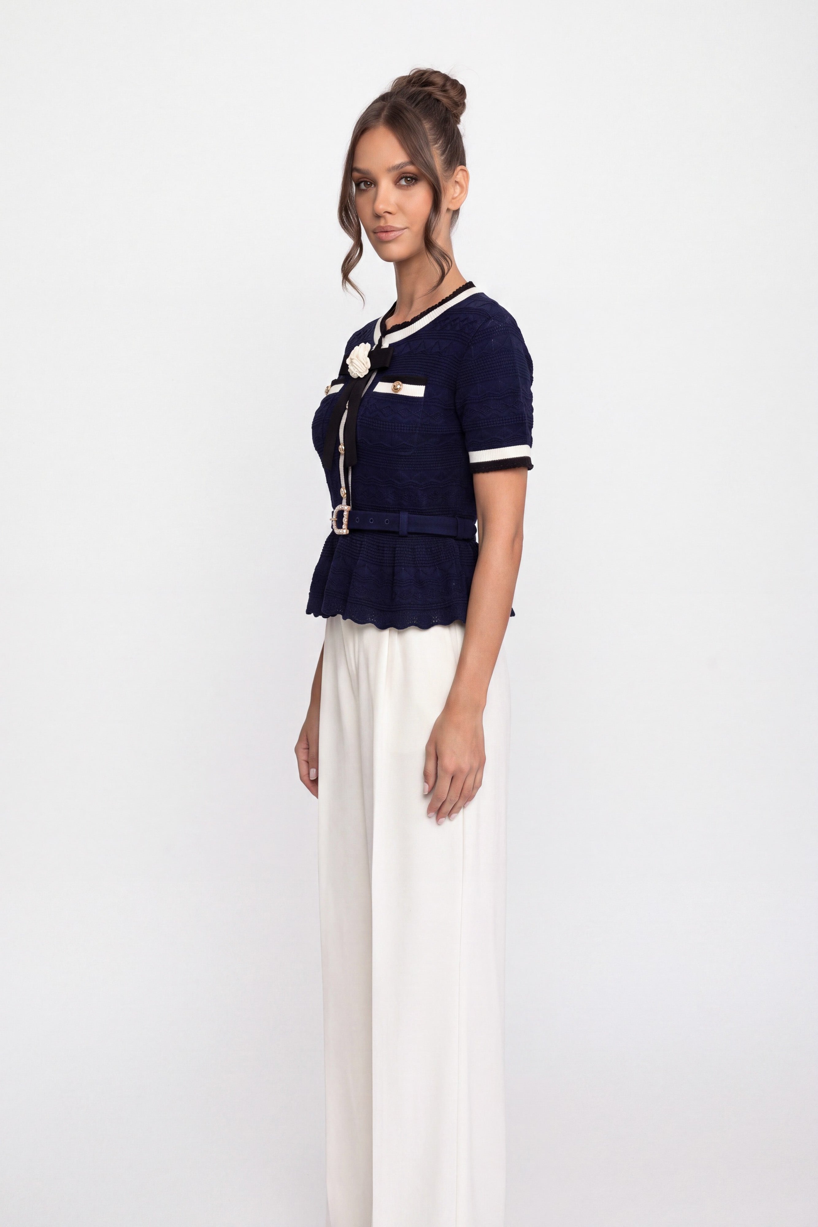Top in maglia peplum con colletto sailor a contrasto e bottoni perlati - Navy