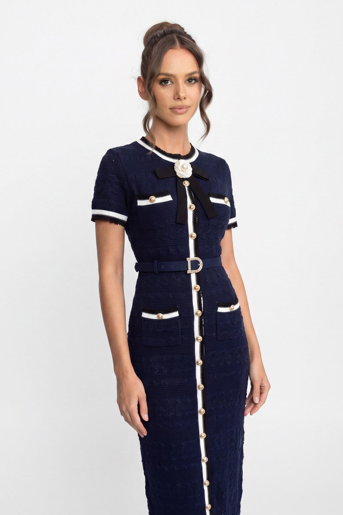Abito Midi in Maglia con Profilo Bianco e Cintura con Fibbia Oro - Navy