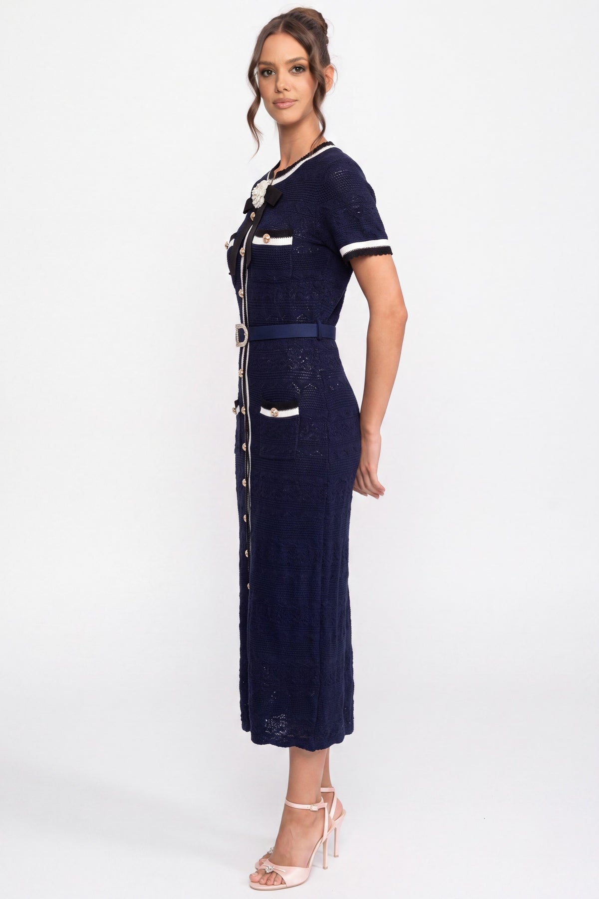 Abito Midi in Maglia con Profilo Bianco e Cintura con Fibbia Oro - Navy