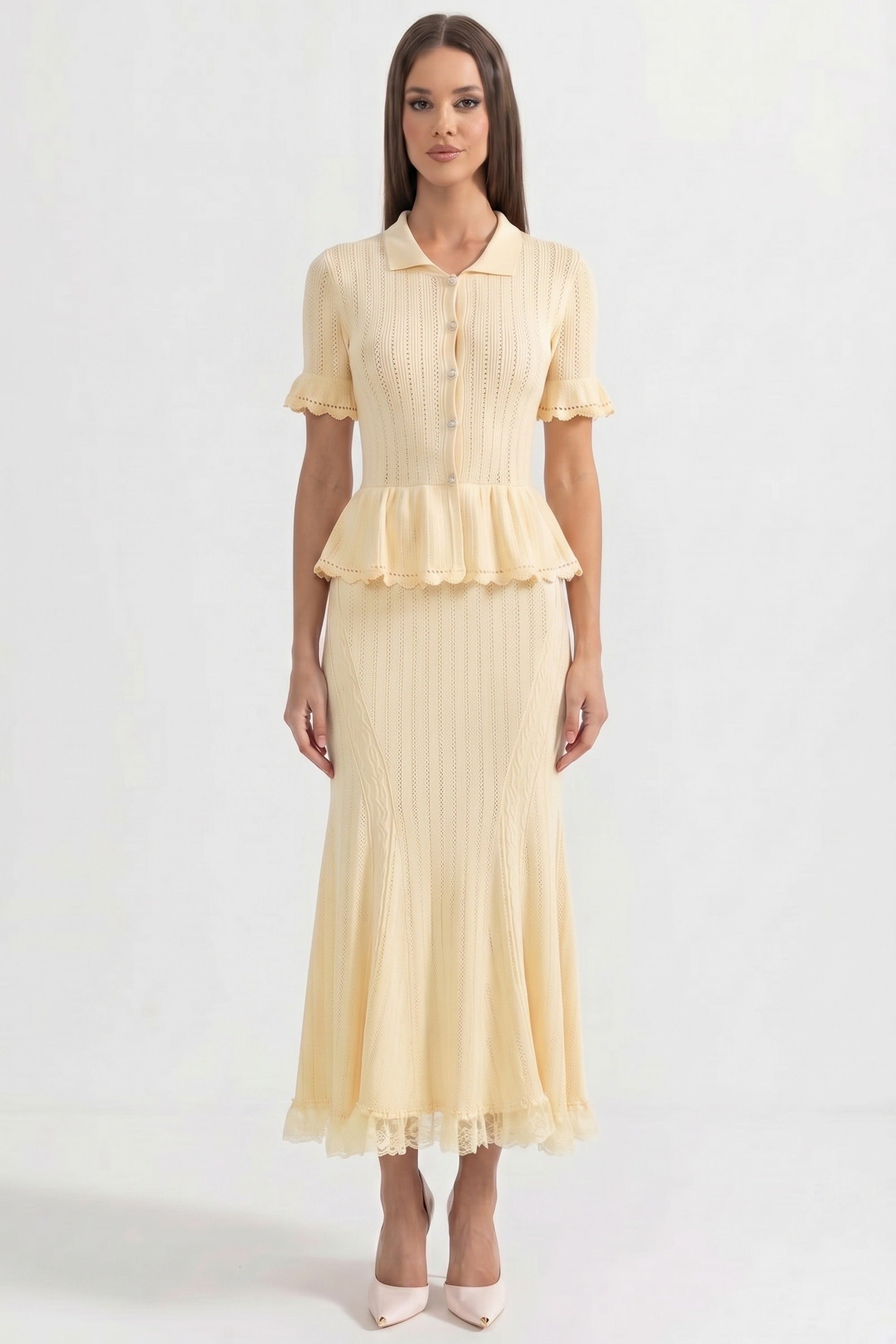 Abito Maxi in Maglia con Colletto Peter Pan e Peplum con Orlo in Pizzo - Giallo