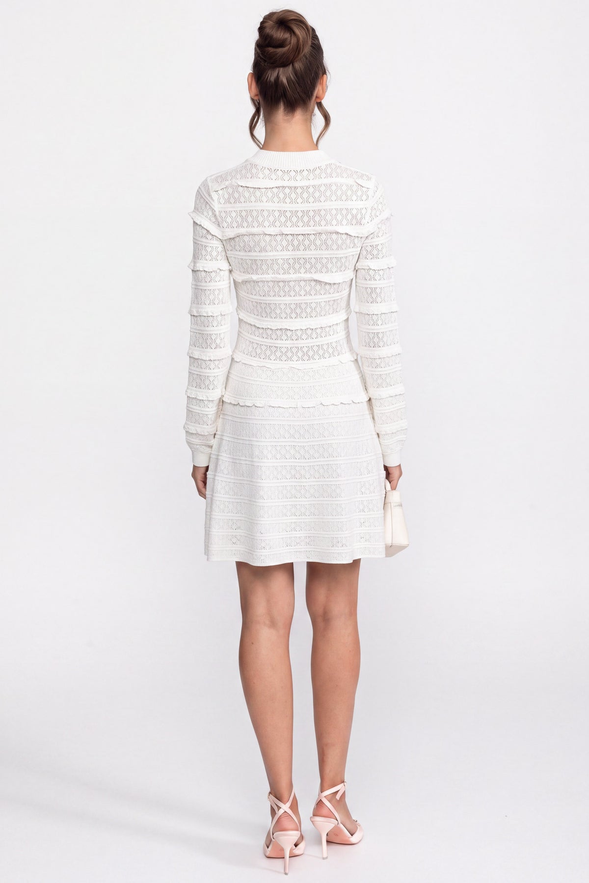 Abito fit and flare in maglia con bottoni frontali e bottoni in cristallo - Bianco