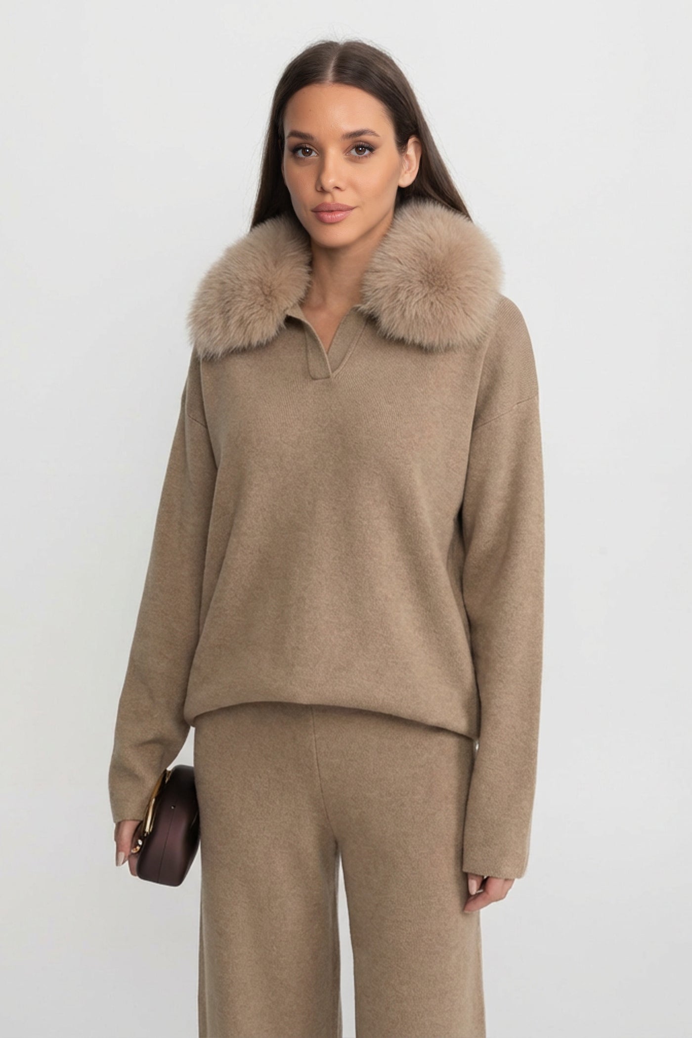 Completo Coordinato Lounge in Maglia con Colletto in Pelliccia di Volpe – Khaki