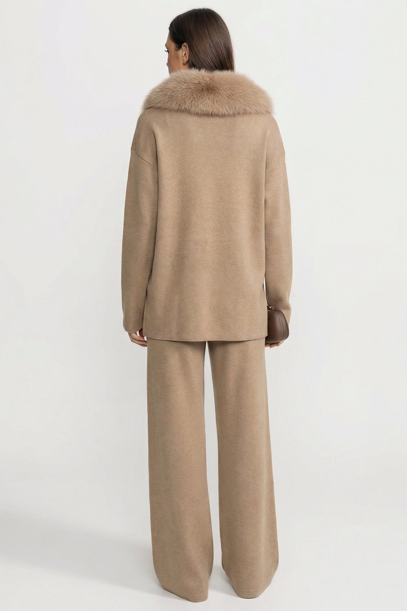 Completo Coordinato Lounge in Maglia con Colletto in Pelliccia di Volpe – Khaki
