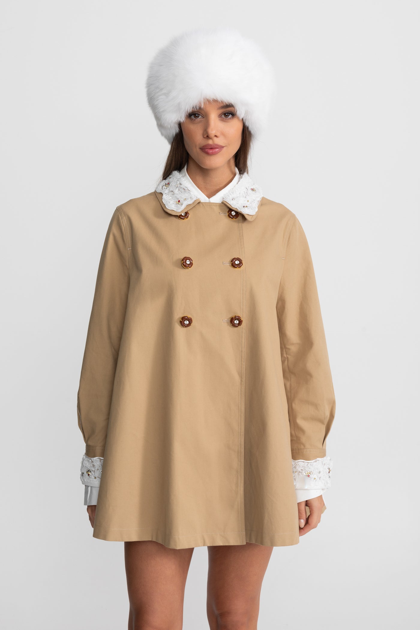 Abito Mini Trench A-Line con Colletto Ricamato – Camel