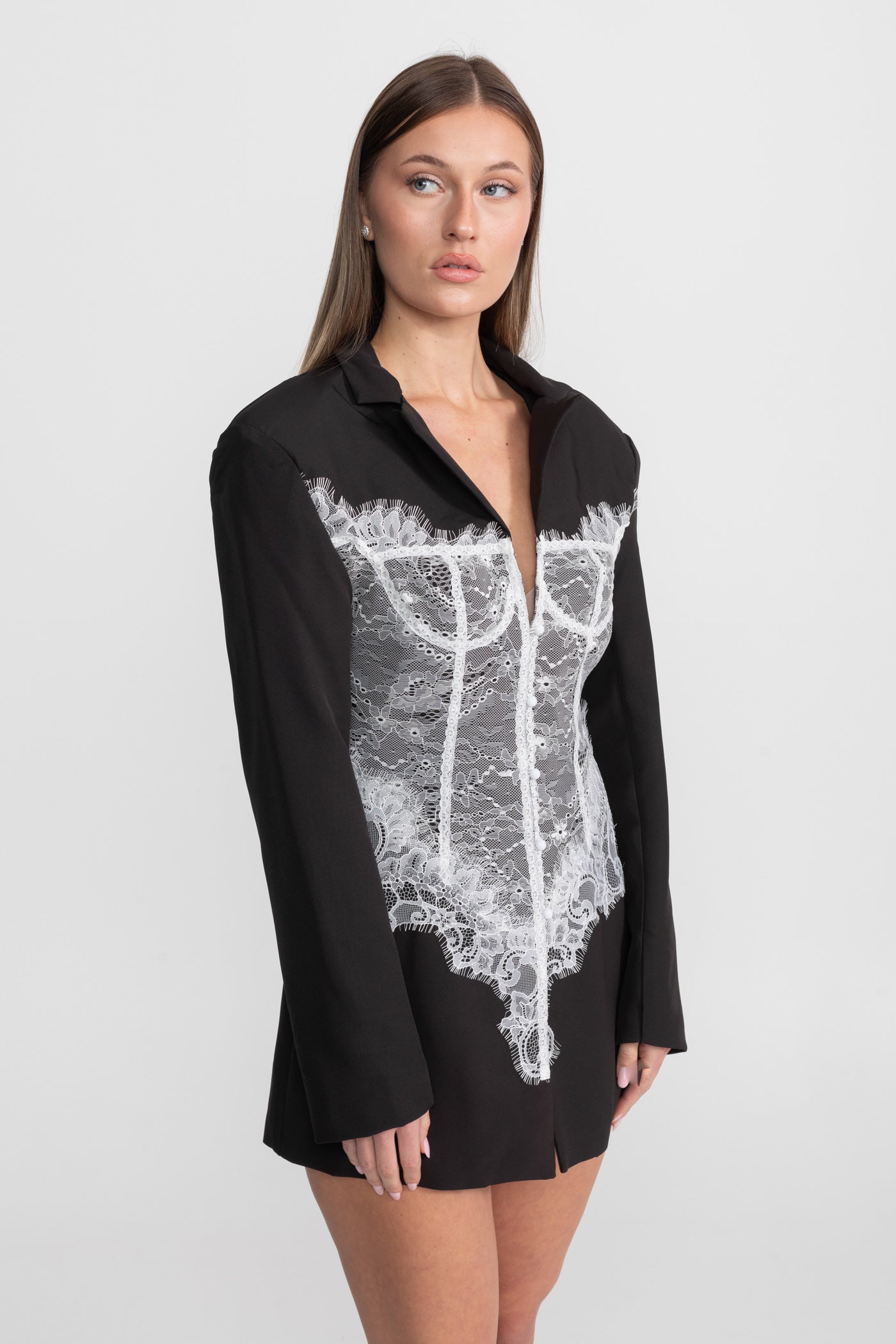 Abito Blazer con Corsetto in Pizzo e Scollo Profondo a V – Nero