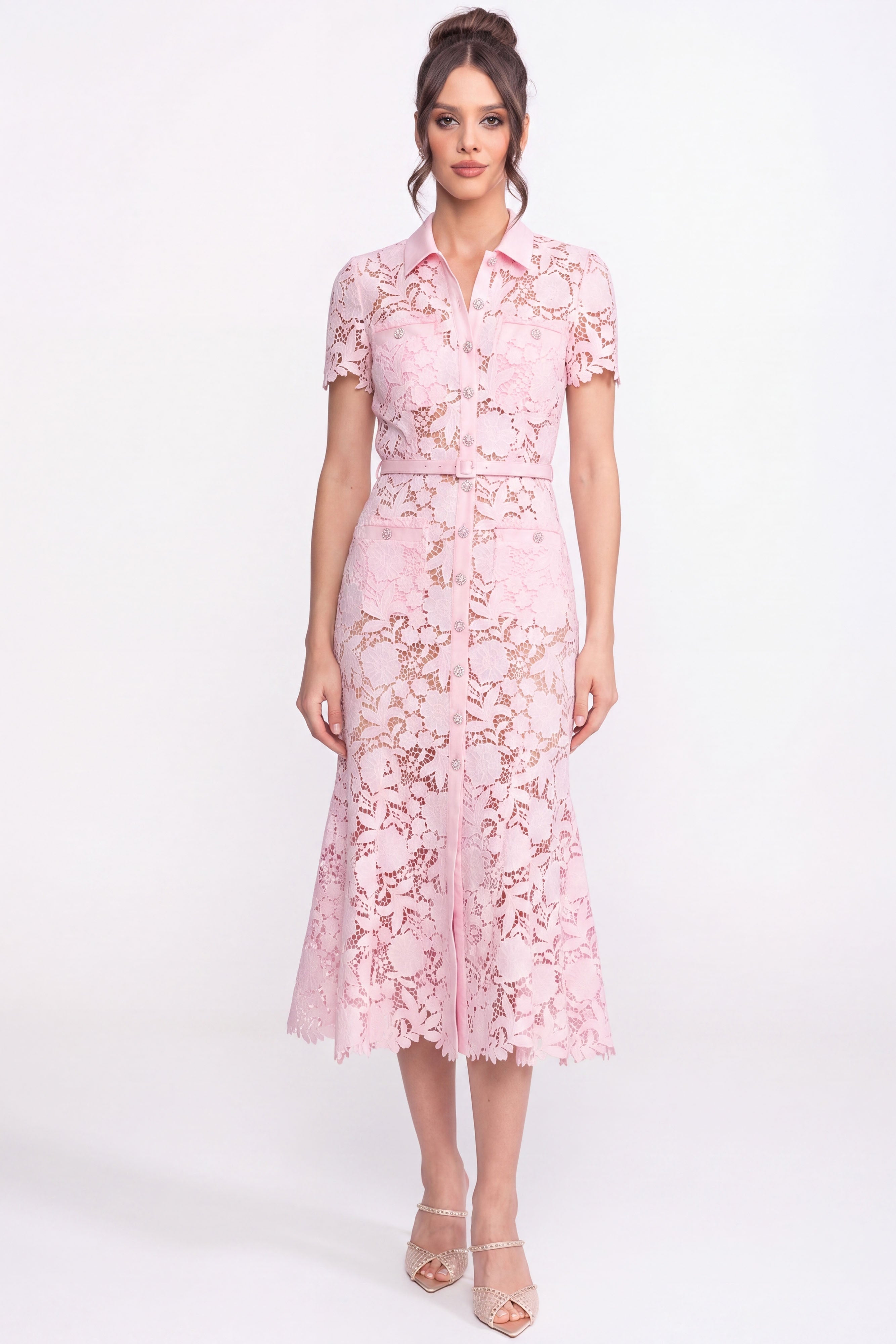 Abito midi in pizzo a maniche corte con scollo con colletto e vita con cintura - Pink