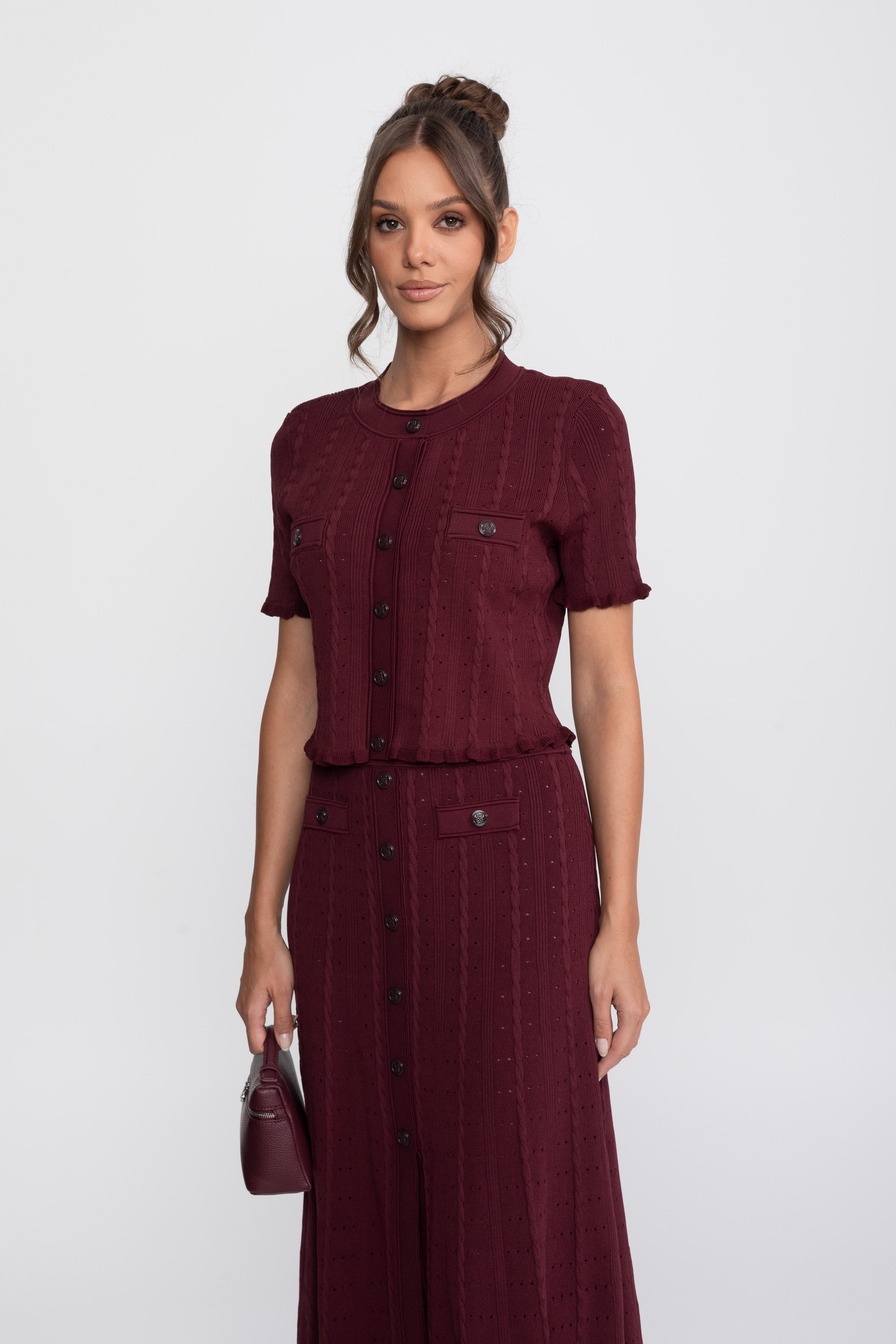 Coordinato in maglia a coste con cardigan frontale abbottonato e gonna maxi abbinata - Burgundy