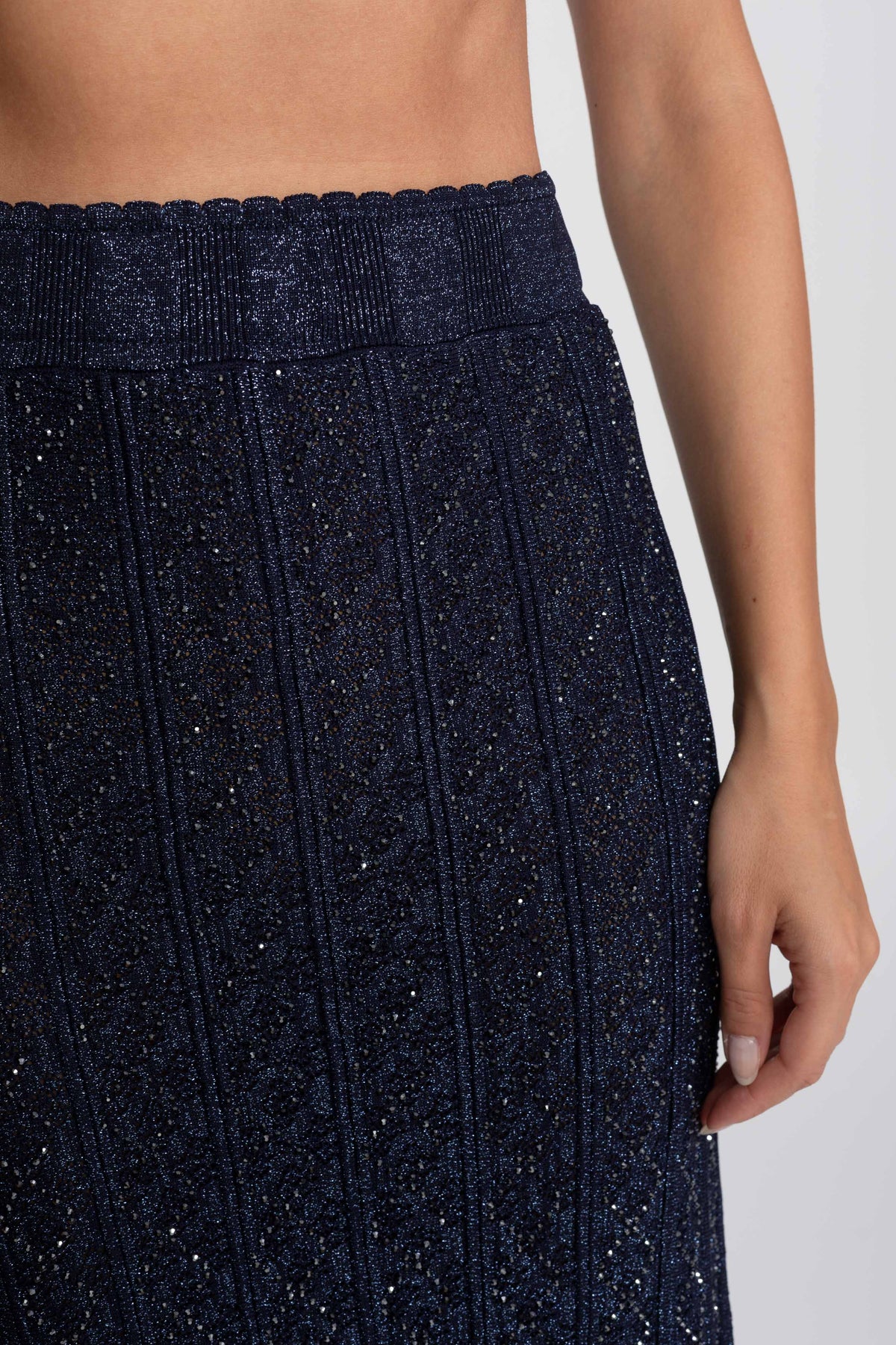 Coordinato in pizzo con motivo a ромbi, maniche lunghe e gonna maxi - Navy