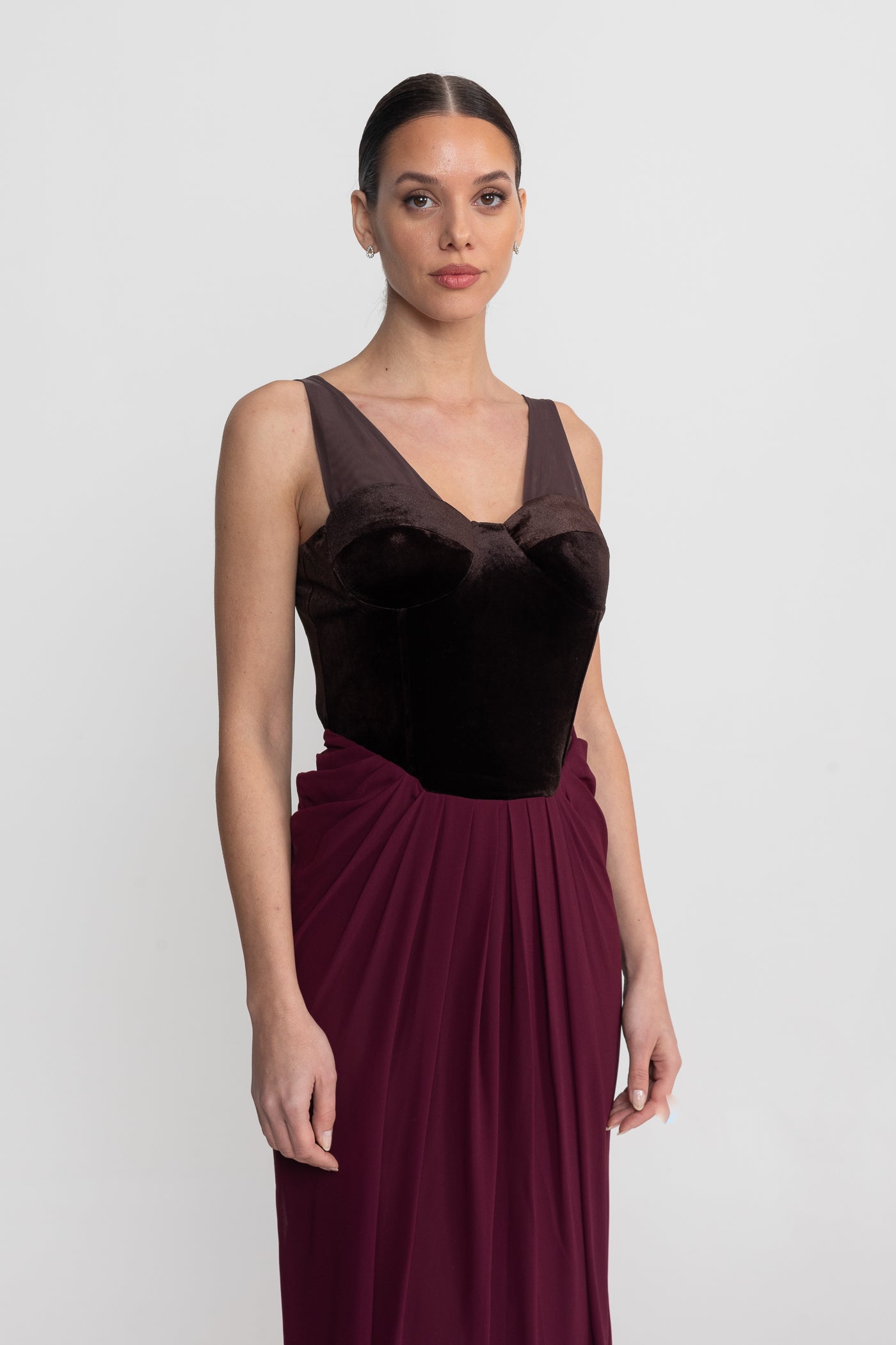 Abito Maxi con Corsetto in Velluto e Gonna Fluttuante - Bordeaux
