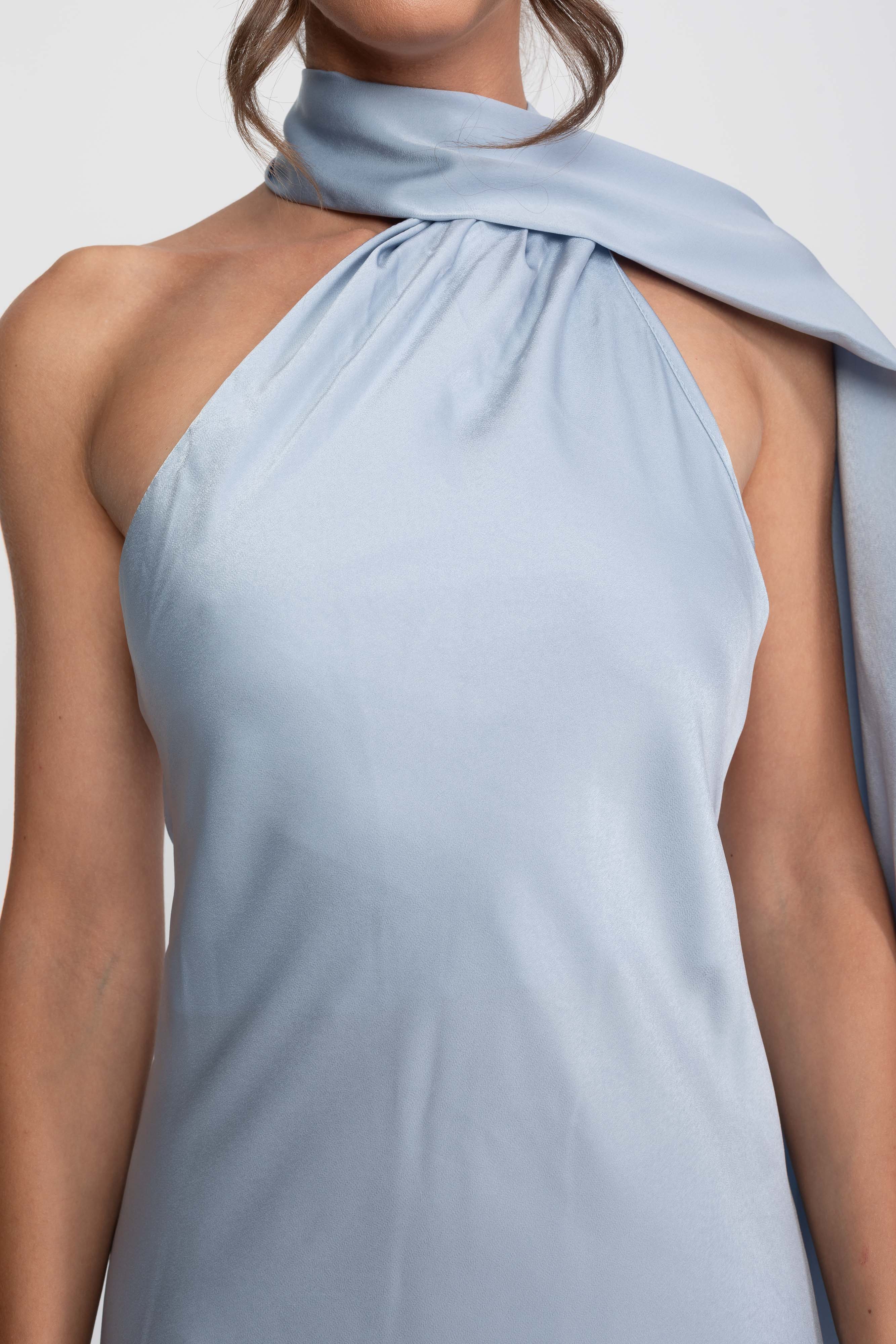 Twist Halter Satin Slip Dress con scollo asimmetrico - Blu