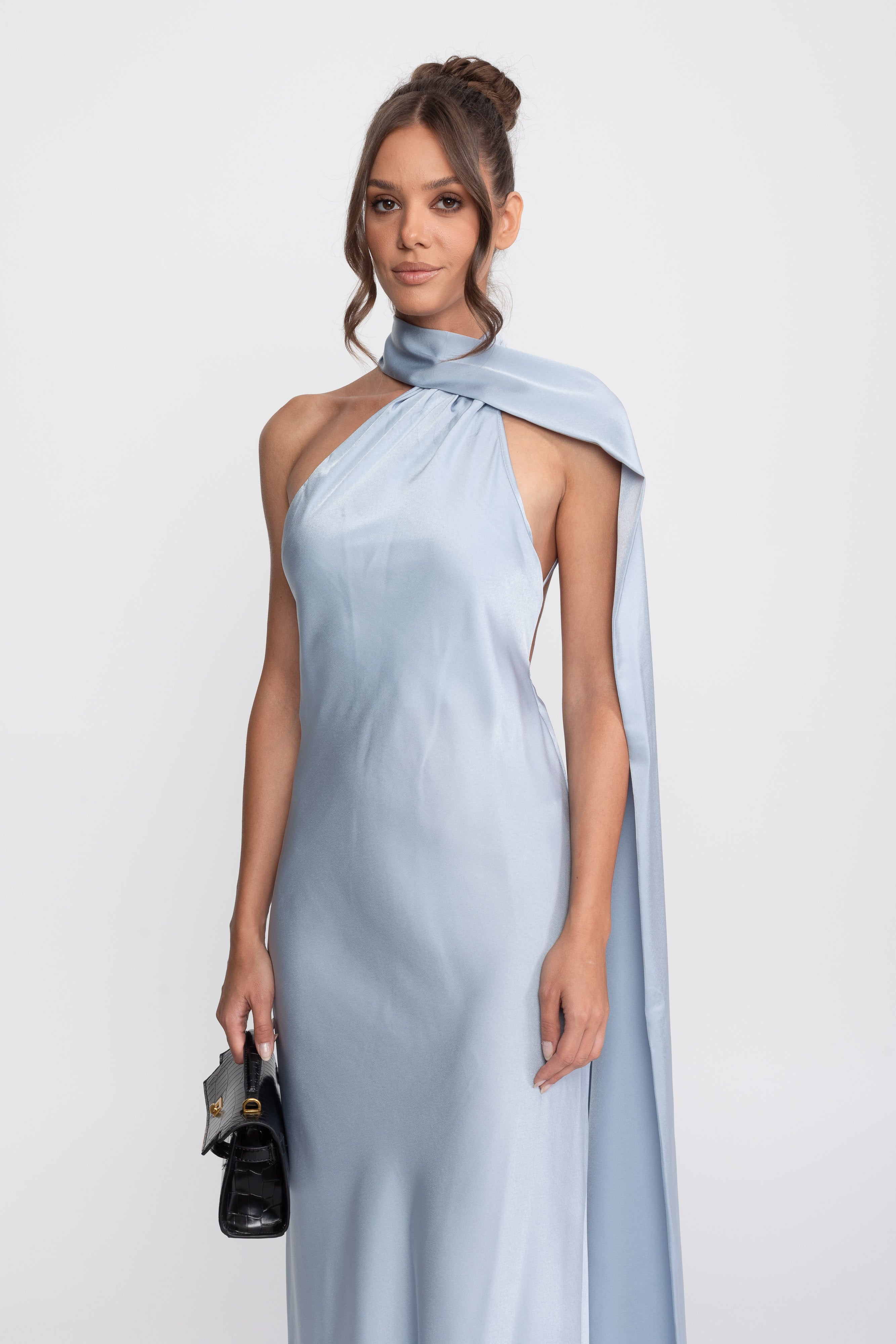 Twist Halter Satin Slip Dress con scollo asimmetrico - Blu