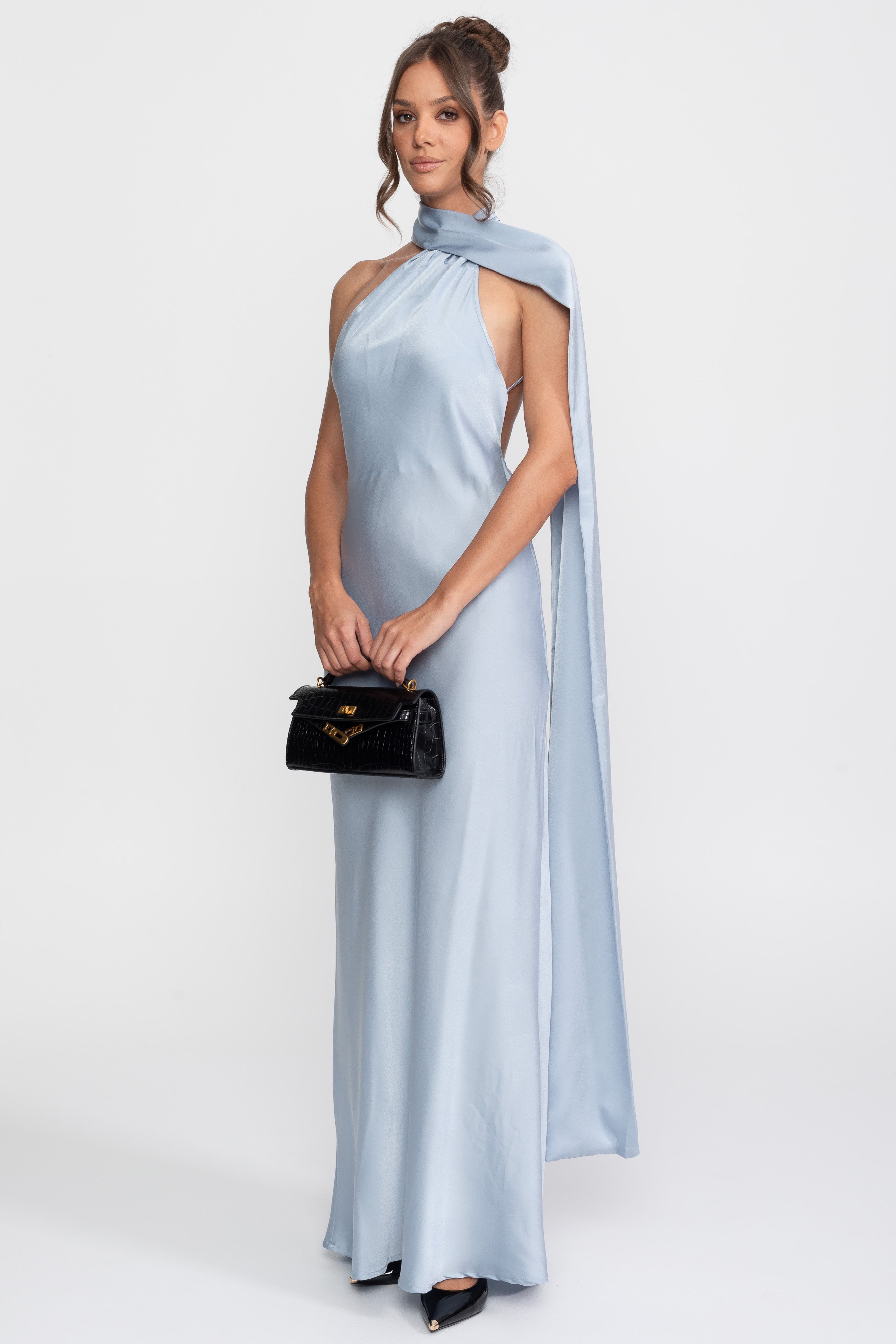 Twist Halter Satin Slip Dress con scollo asimmetrico - Blu