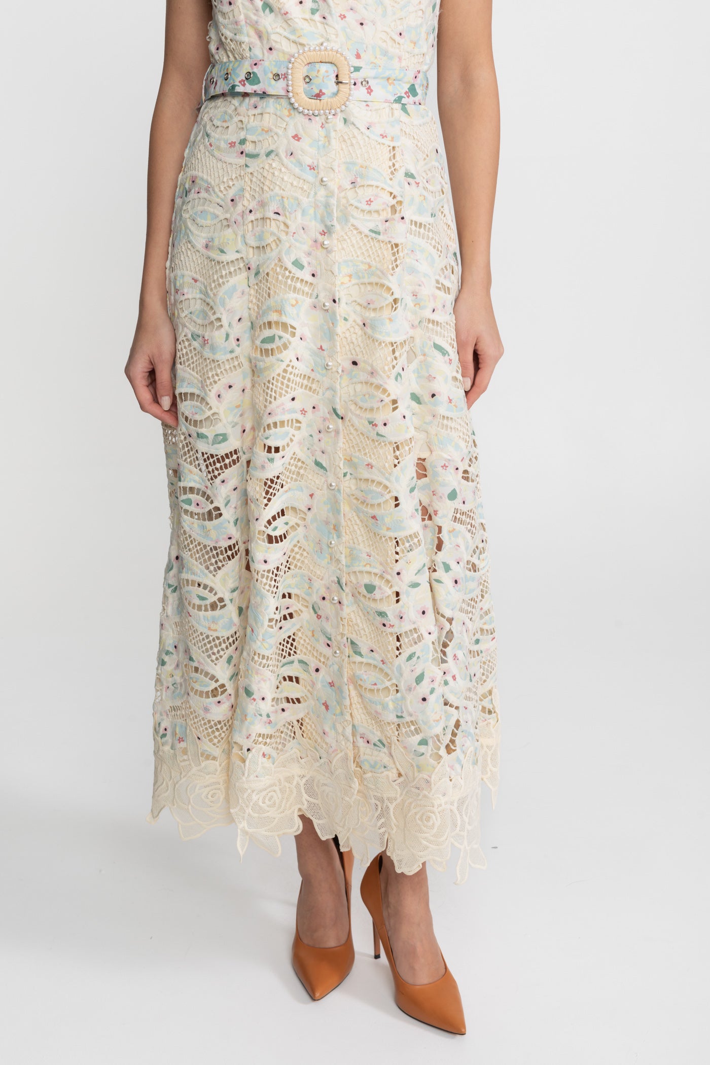 Abito Midi in Pizzo con Scollo Halter e Vita Cinturata – Ivoire