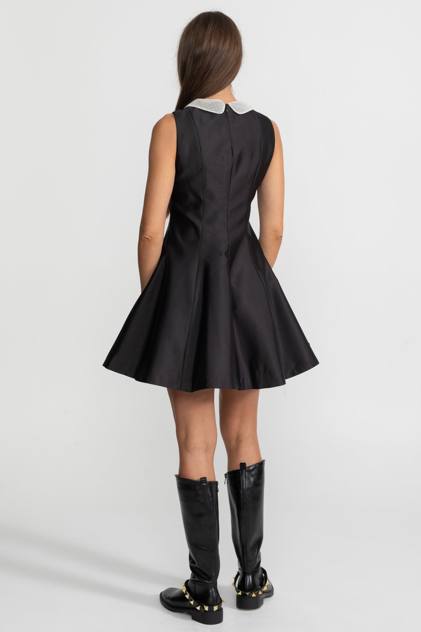 Abito Mini A-Line con Bavero in Pizzo – Nero