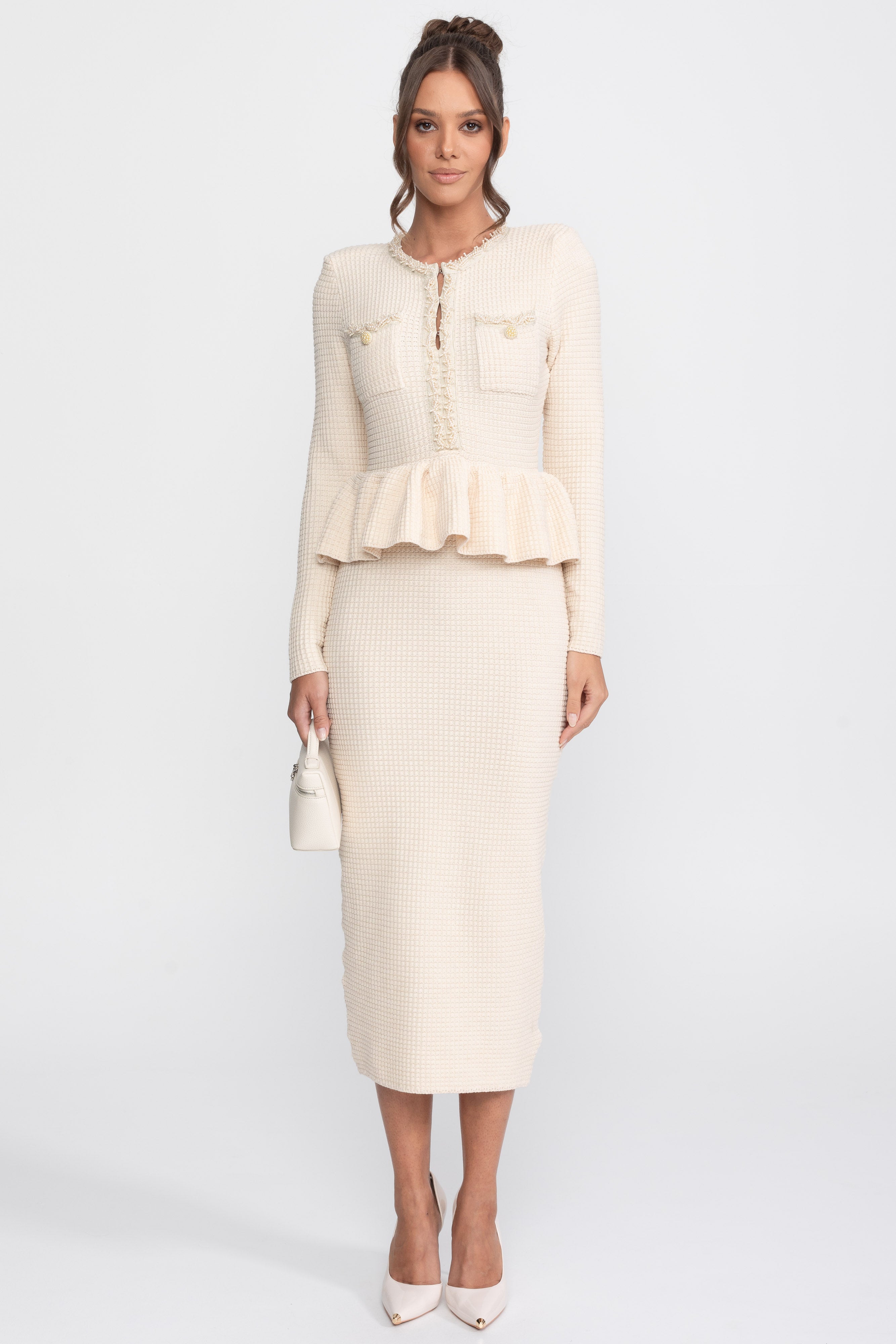 Abito Peplum in Maglia con Rifinitura Frangiata e Tasche Frontali sul Petto - Beige