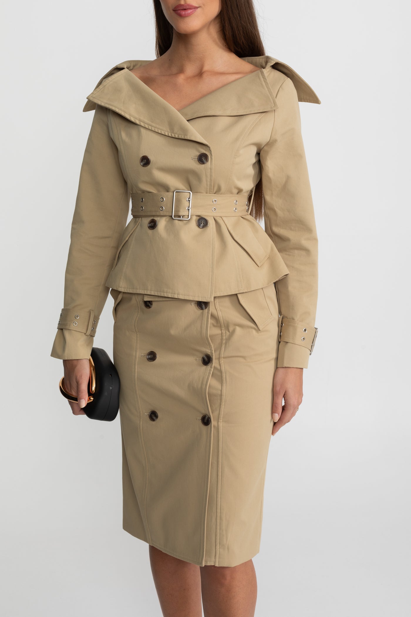 Completo coordinato giacca trench peplum scollata e gonna a tubino – Khaki