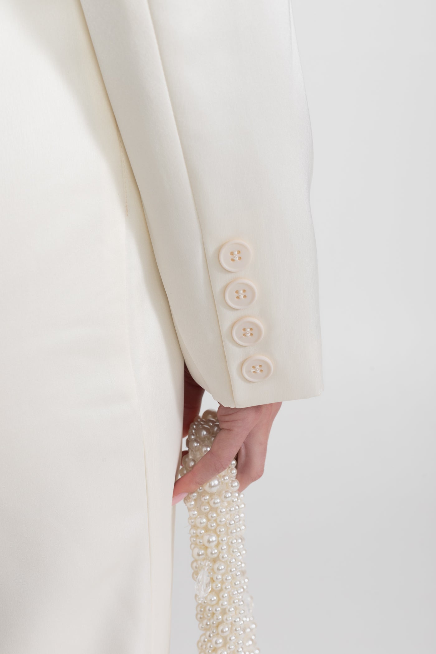 Abito Blazer in Raso con Decorazioni Rose – Ivoire