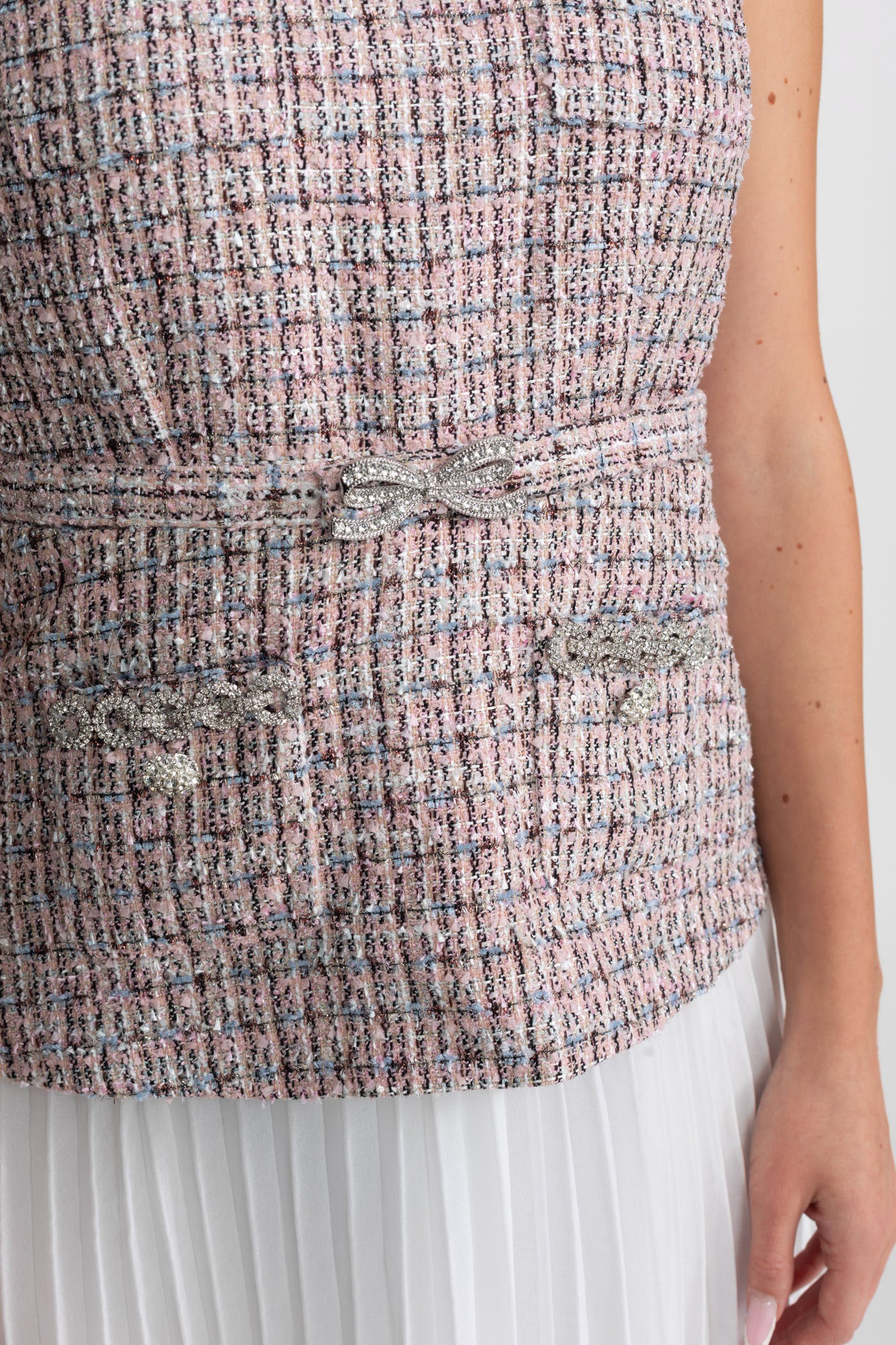 Abito Gilet in Tweed con Dettaglio Gonna Plissettata - Rosa/Bianco