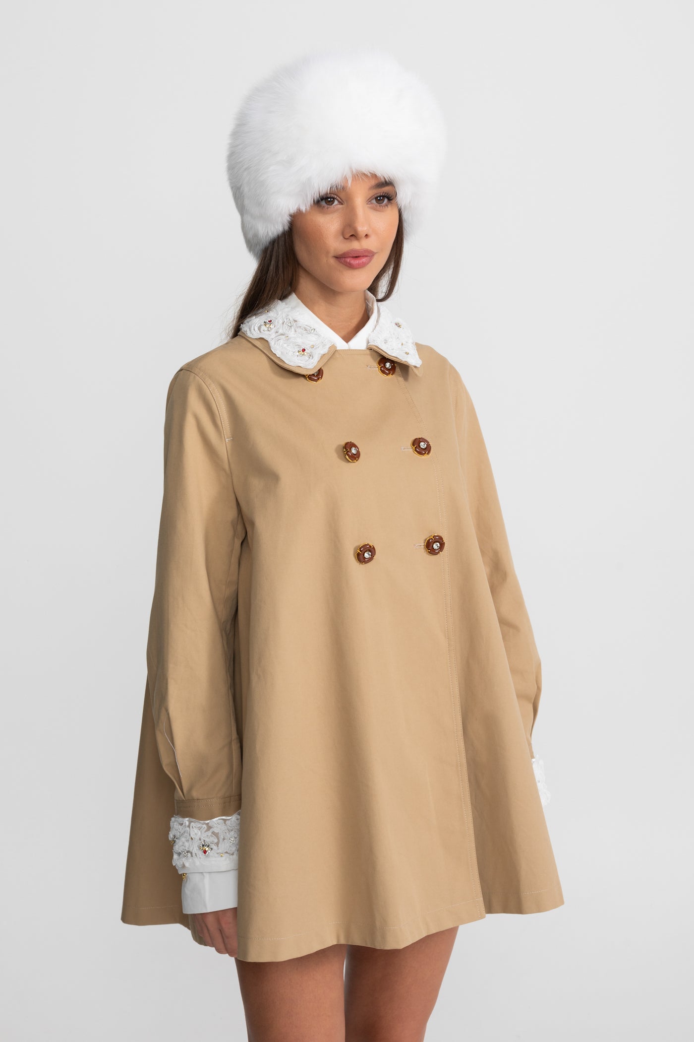 Abito Mini Trench A-Line con Colletto Ricamato – Camel