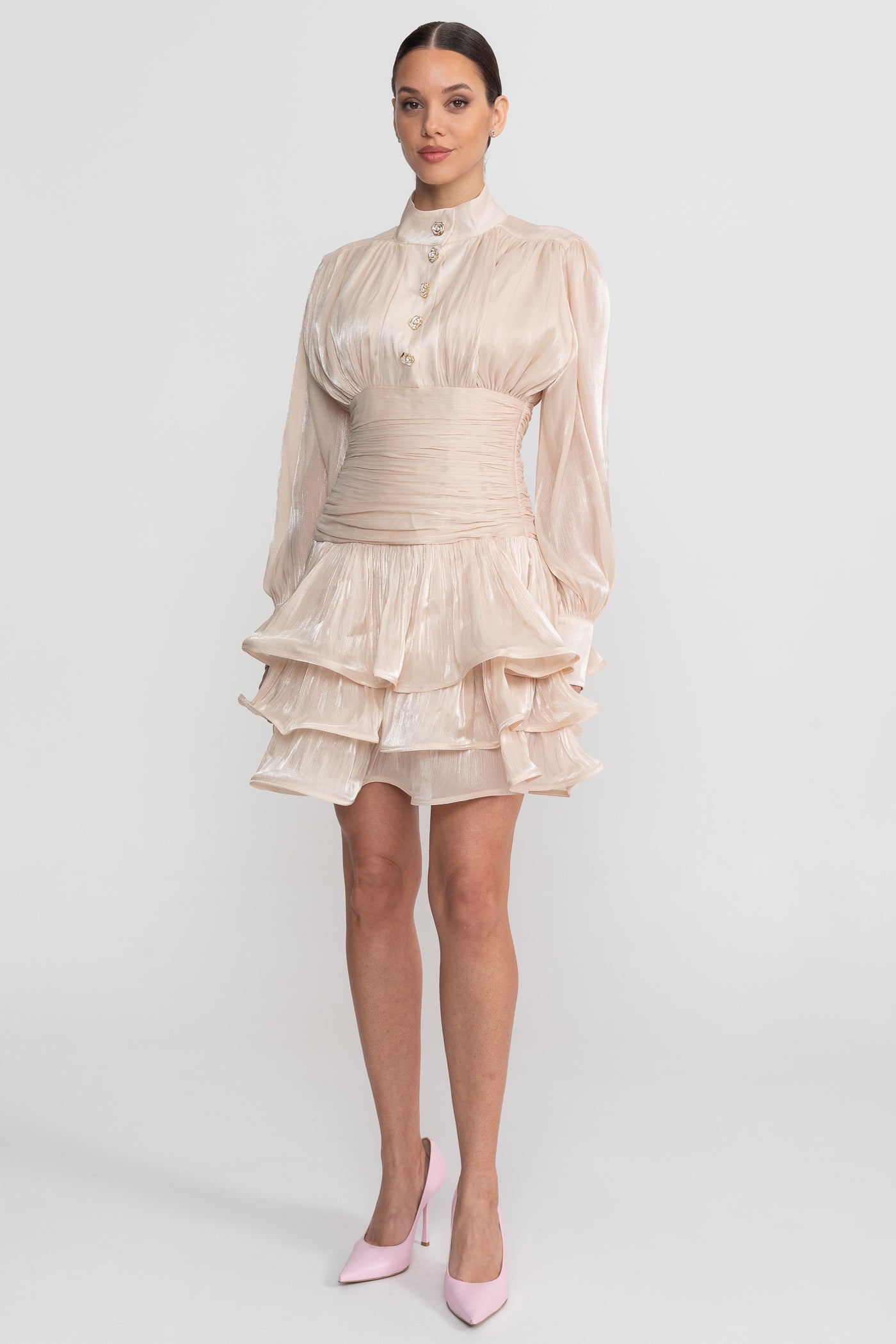 Abito Mini Drappeggiato a Maniche Lunghe con Gonna a Balze a Strati - Champagne