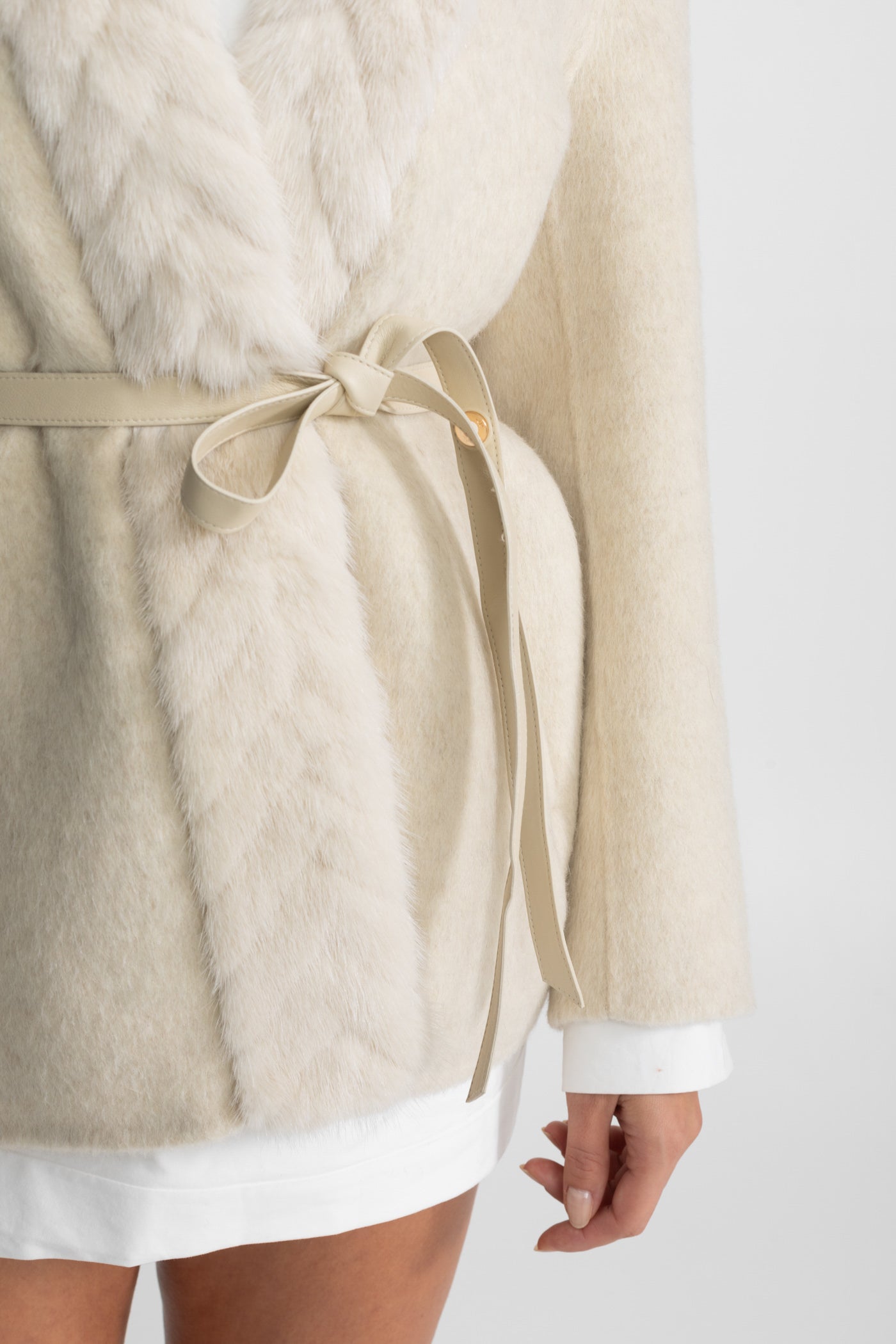 Luxurious Wool Trim Jacket With Belted Waist and Sable Fur – Ivoire