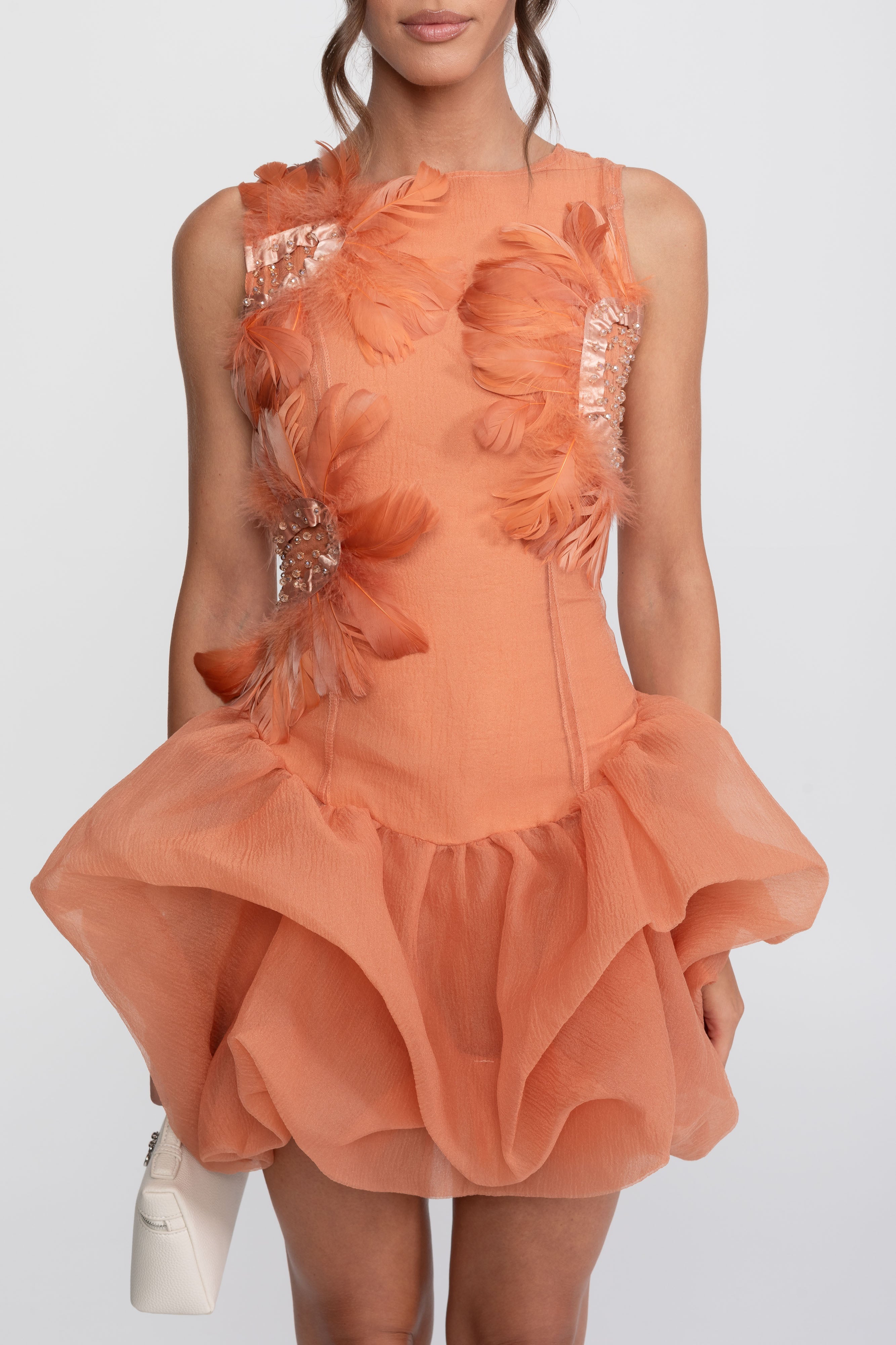Abito mini peplum con applicazioni di piume 3D e perline di cristallo - Arancione