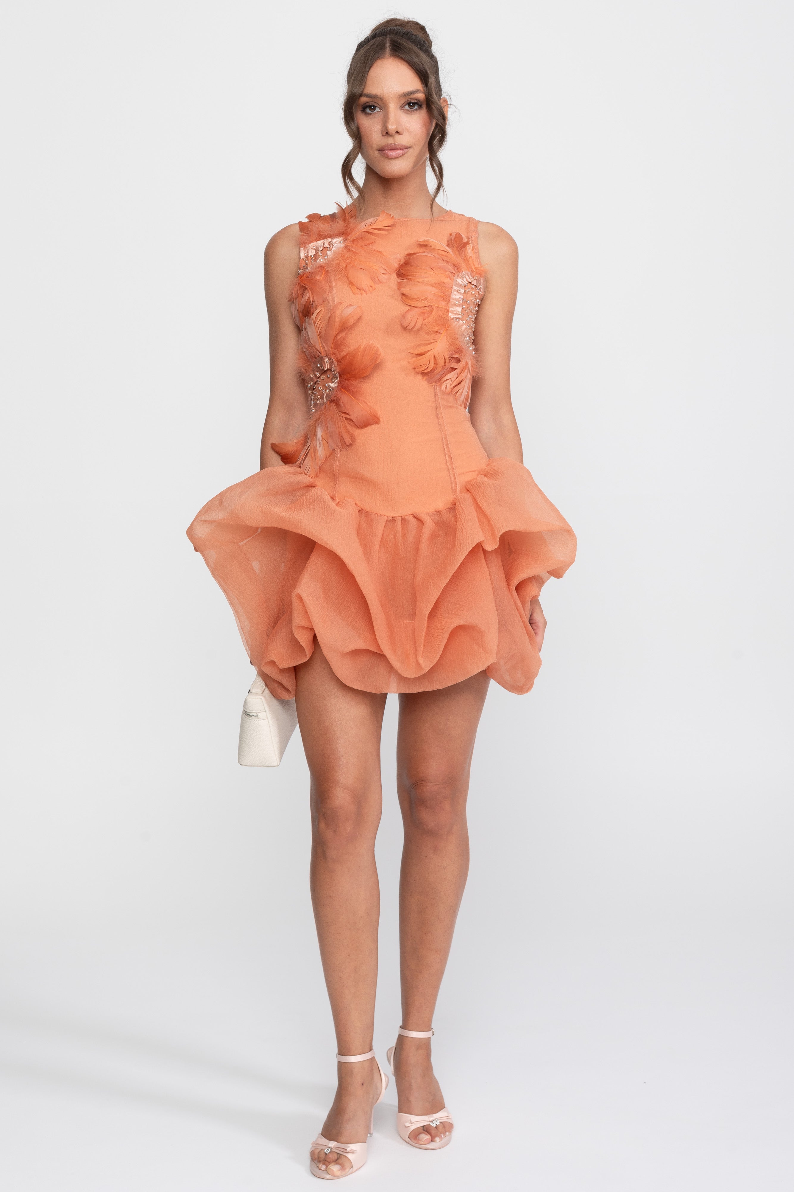 Abito mini peplum con applicazioni di piume 3D e perline di cristallo - Arancione