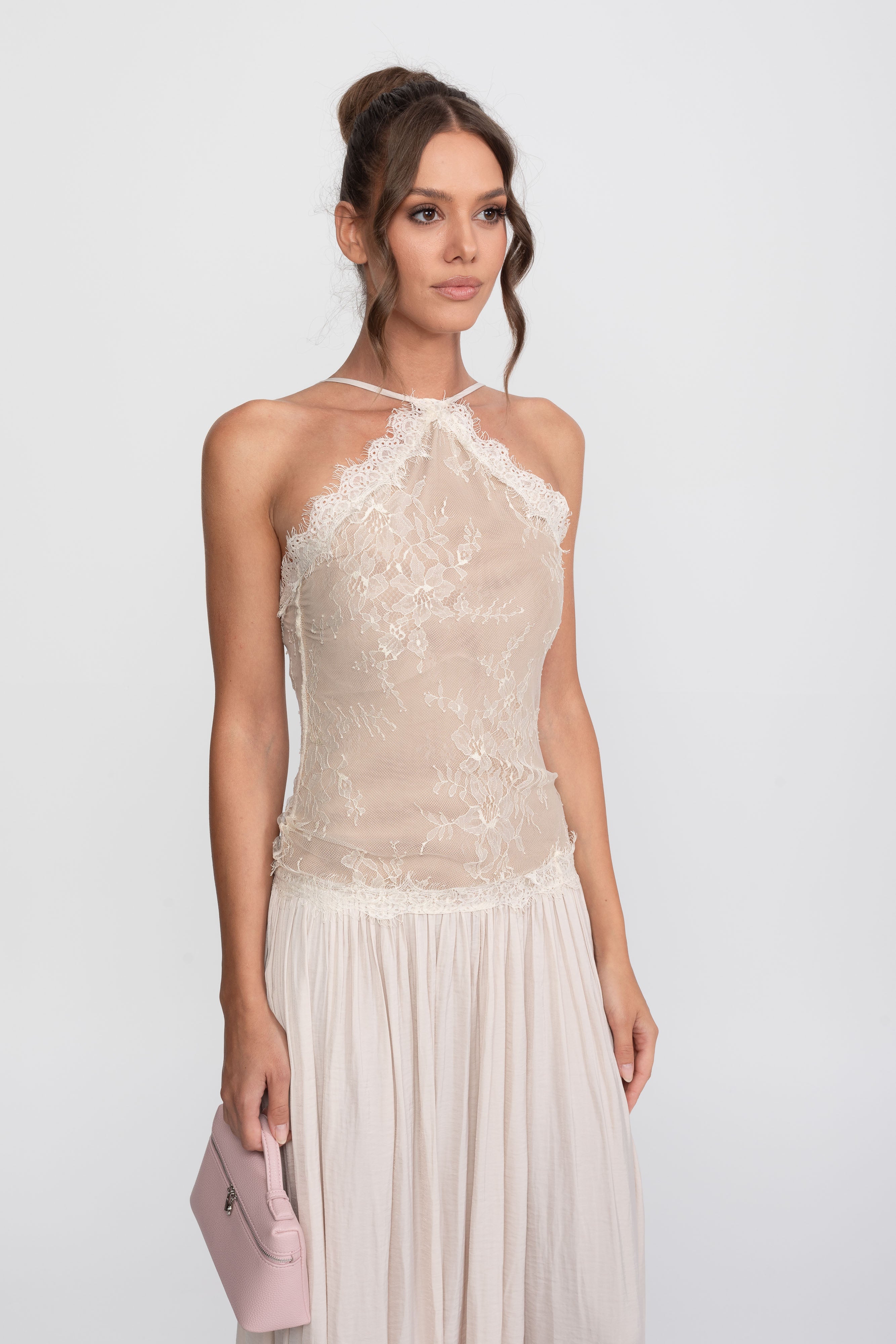 Abito maxi senza maniche con scollo halter in pizzo e gonna plissettata - Cream