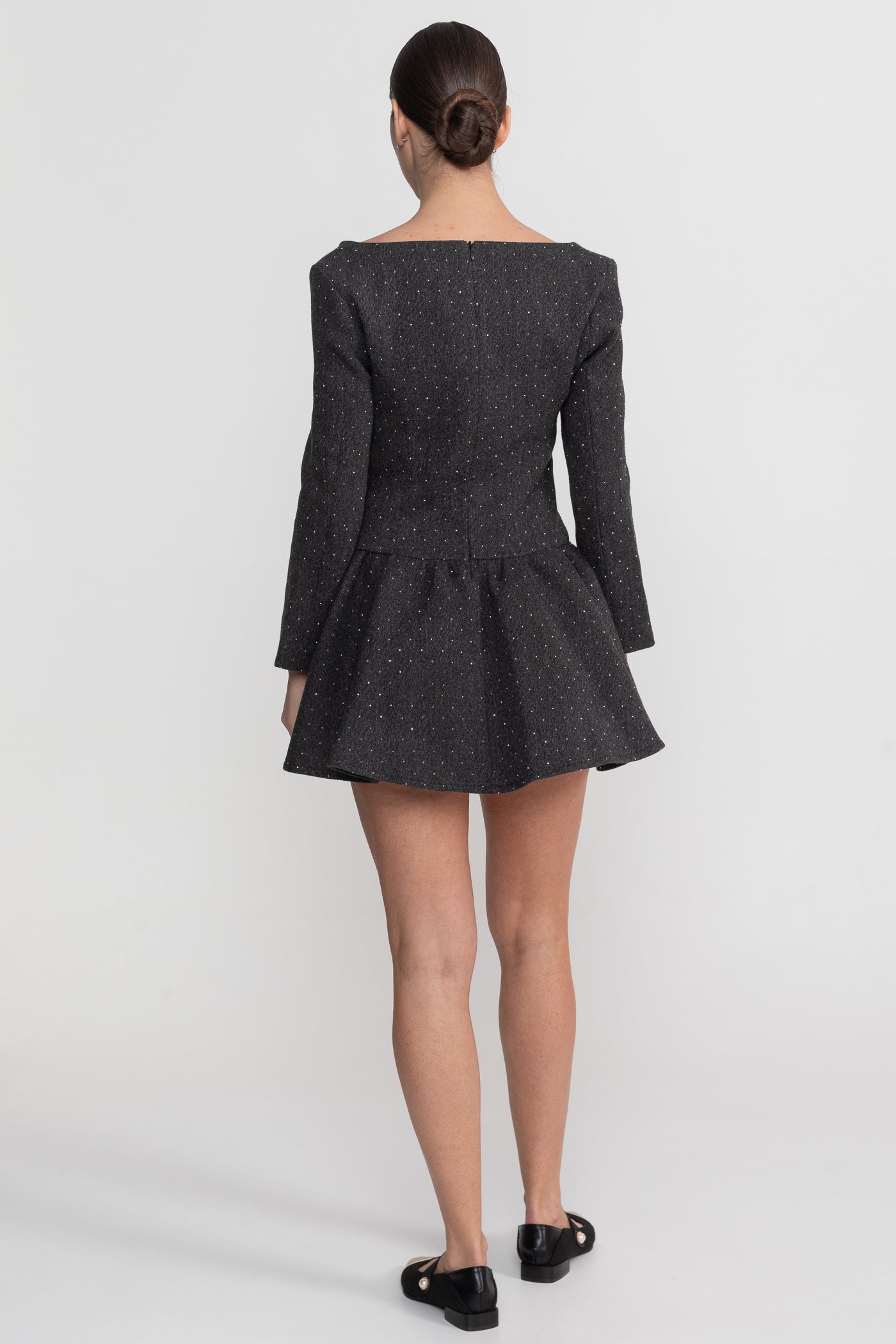 Abito Mini a Maniche Lunghe con Sovrapposizione Mantella Staccabile - Carbone