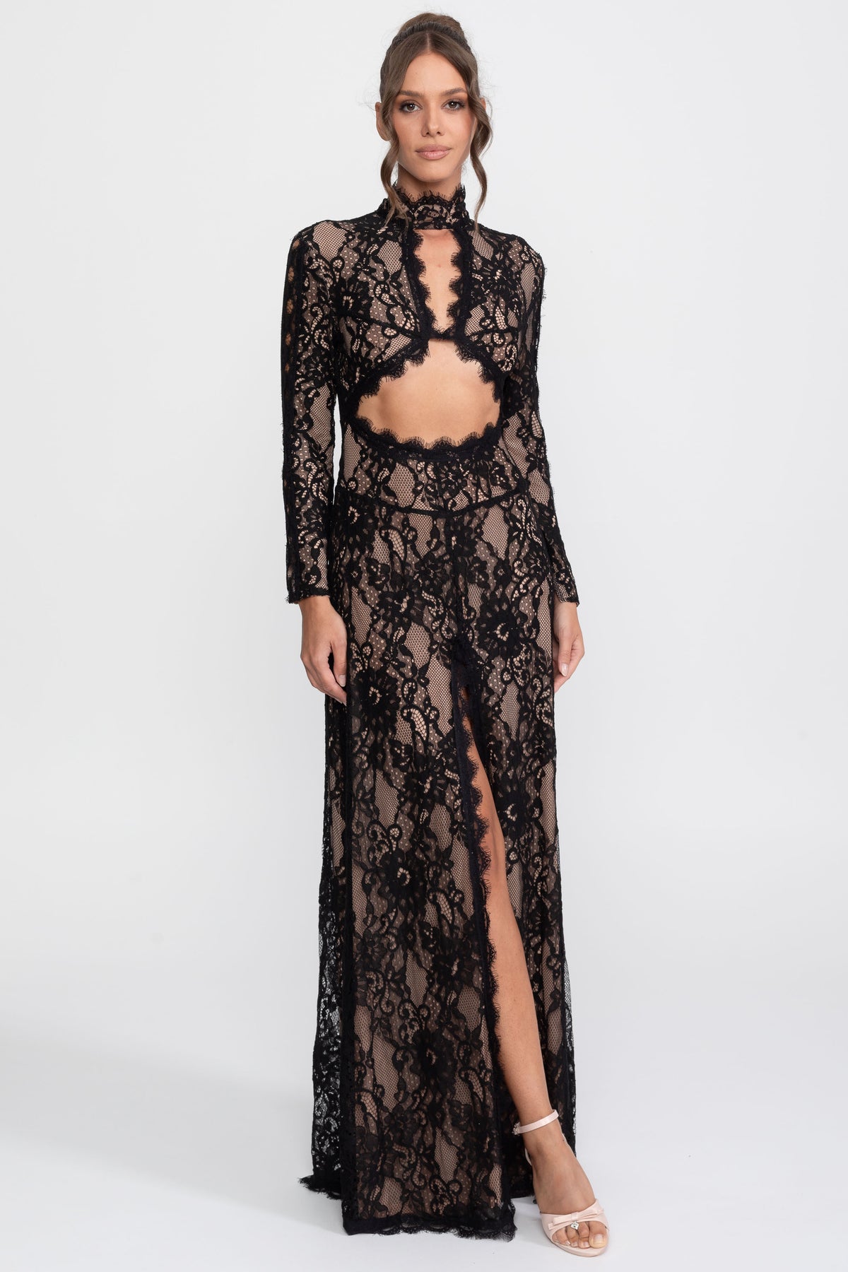 Elegante abito in pizzo con collo alto, cut-out frontale e spacco - Nero