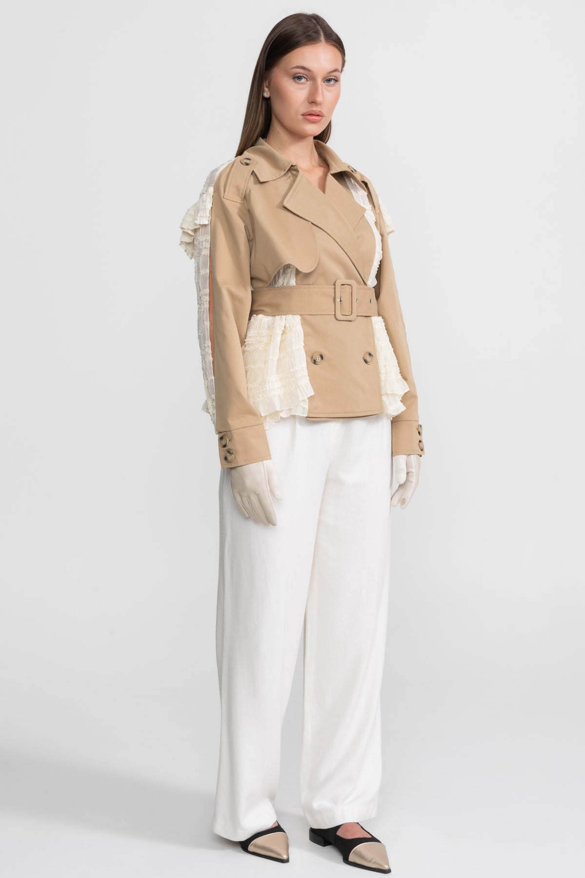 Giacca trench con pannello in pizzo e cintura – Beige