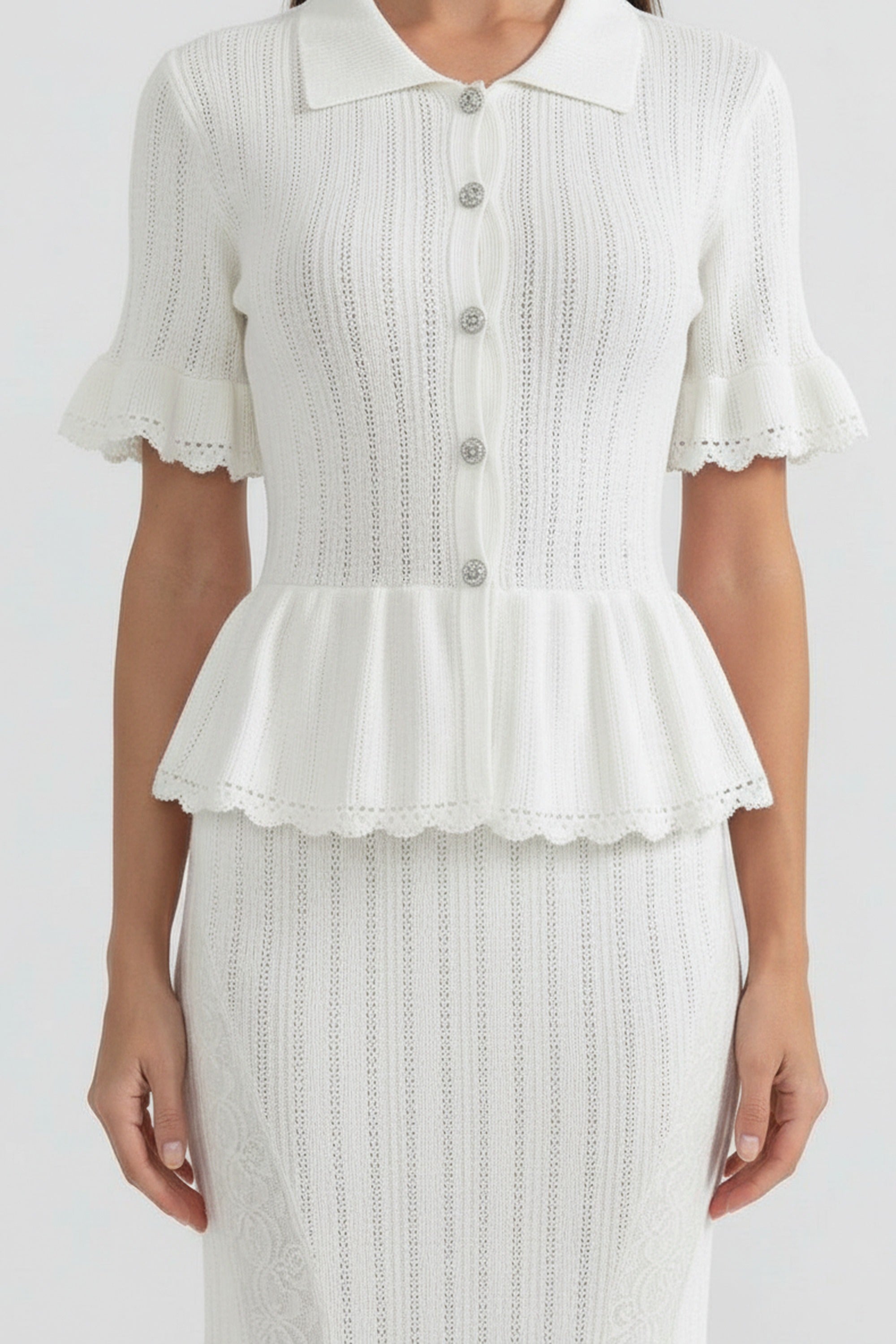Abito Maxi Peplum in Maglia con Collo alla Peter Pan e Orlo in Pizzo - Bianco