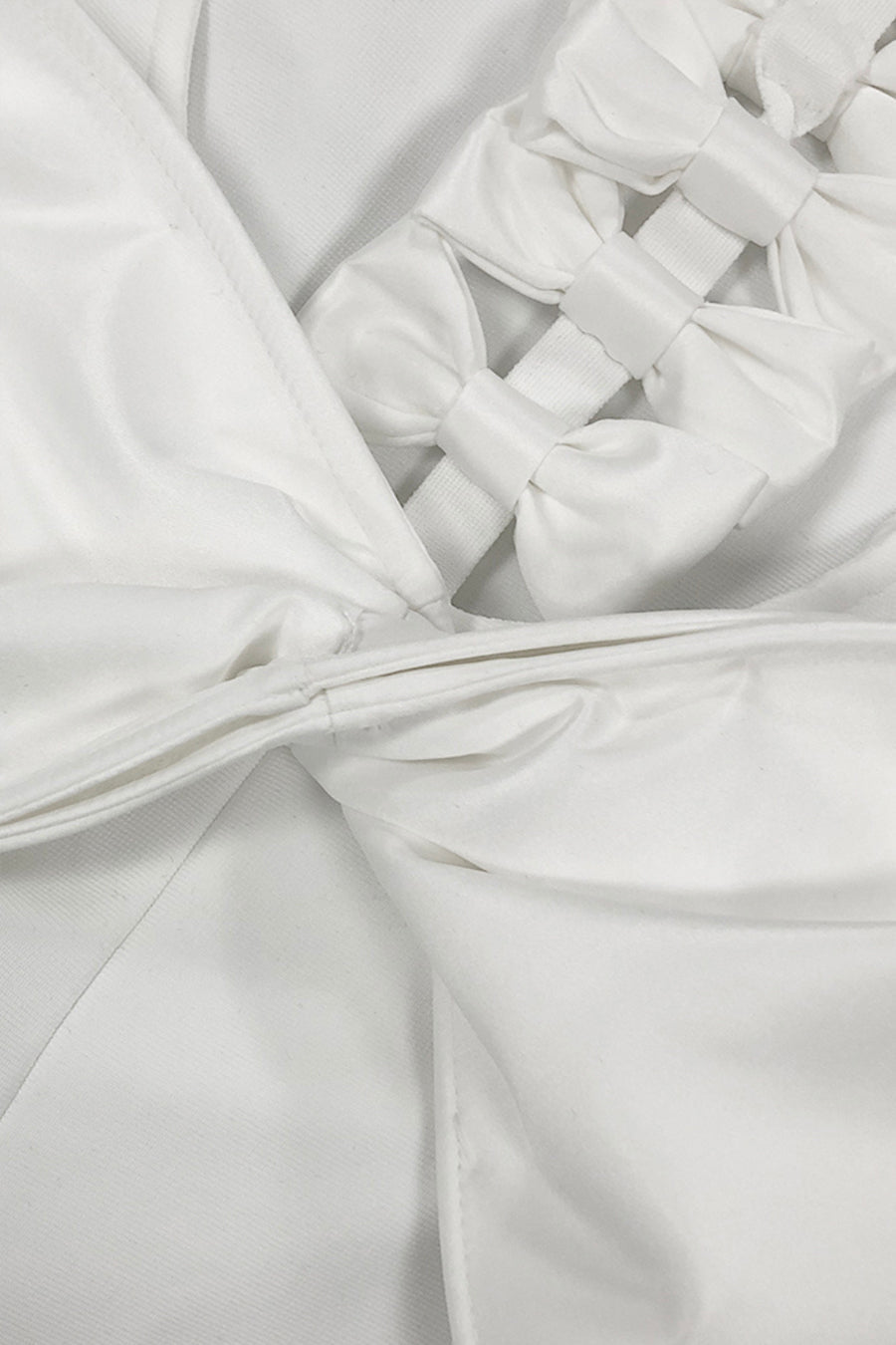 Abito Elegante con Dettagli a Fiocco sul Retro - Bianco