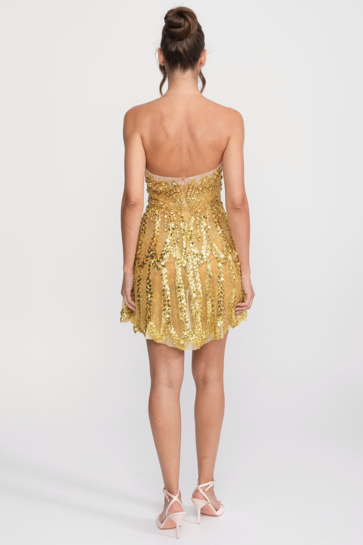 Abito Mini Fit-and-Flare con Gioielli e Scollo a Cuore - Oro 