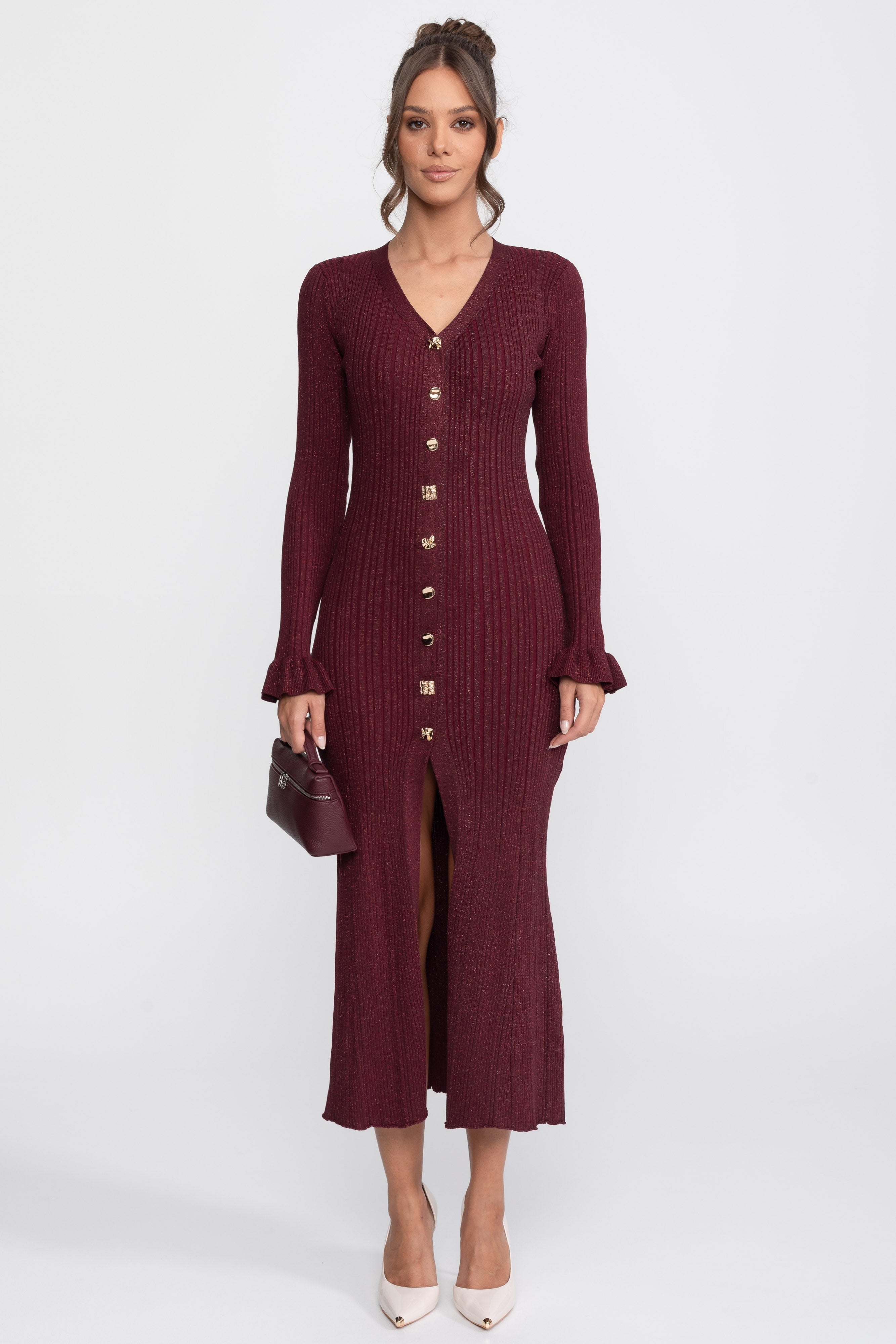 Abito maxi in maglia a costine con scollo a V, bottoni frontali e polsini con volant - Burgundy 