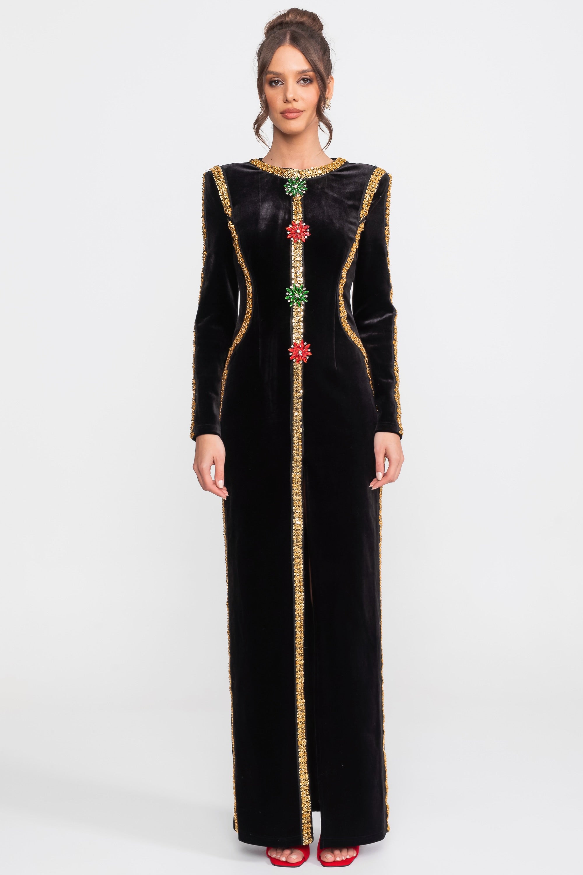 Abito Maxi in velluto con rifiniture in paillettes dorate e dettaglio con spilla gioiello in cristallo - Nero 