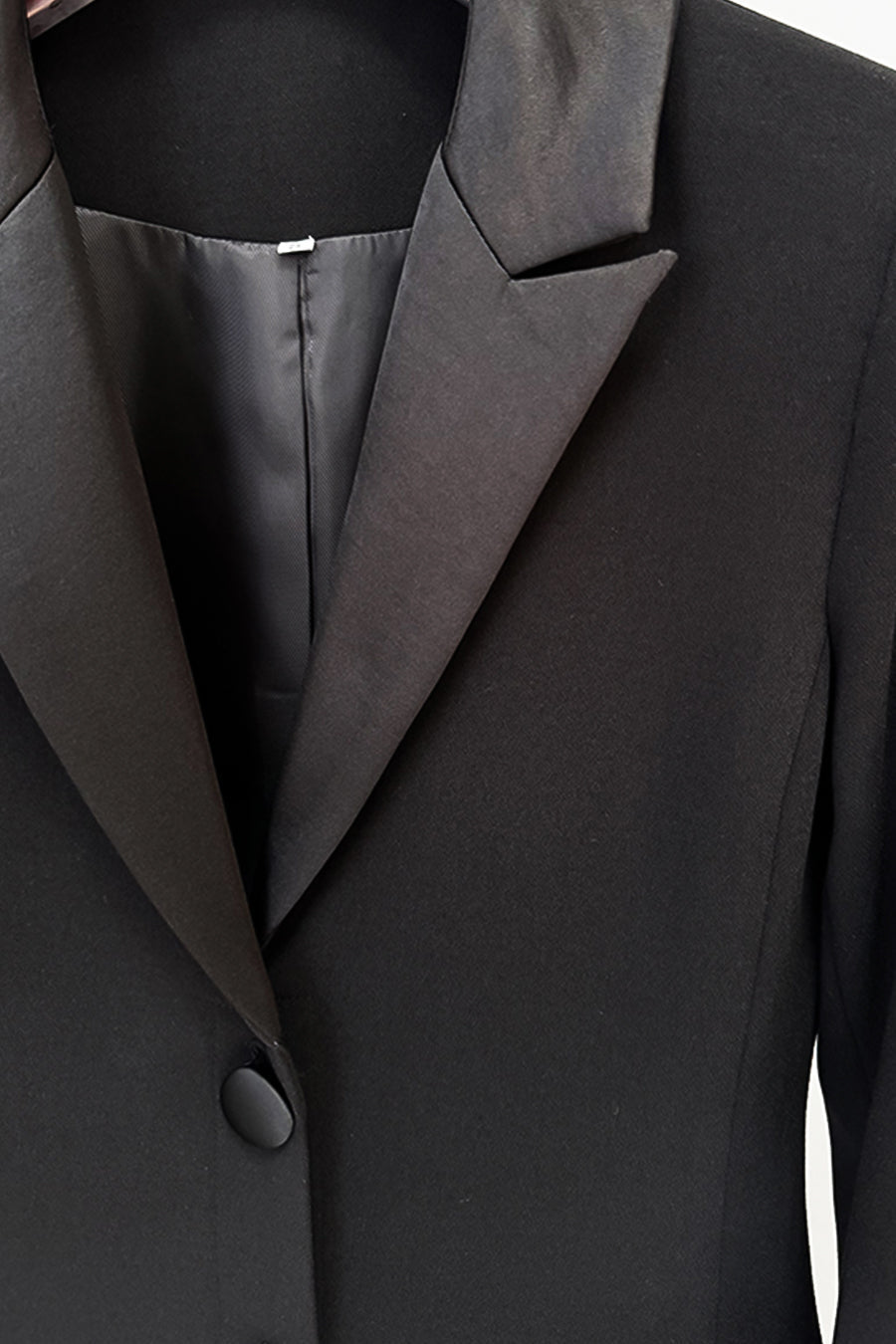 Abito lungo a silhouette con revers e dettagli in cristallo - Nero 