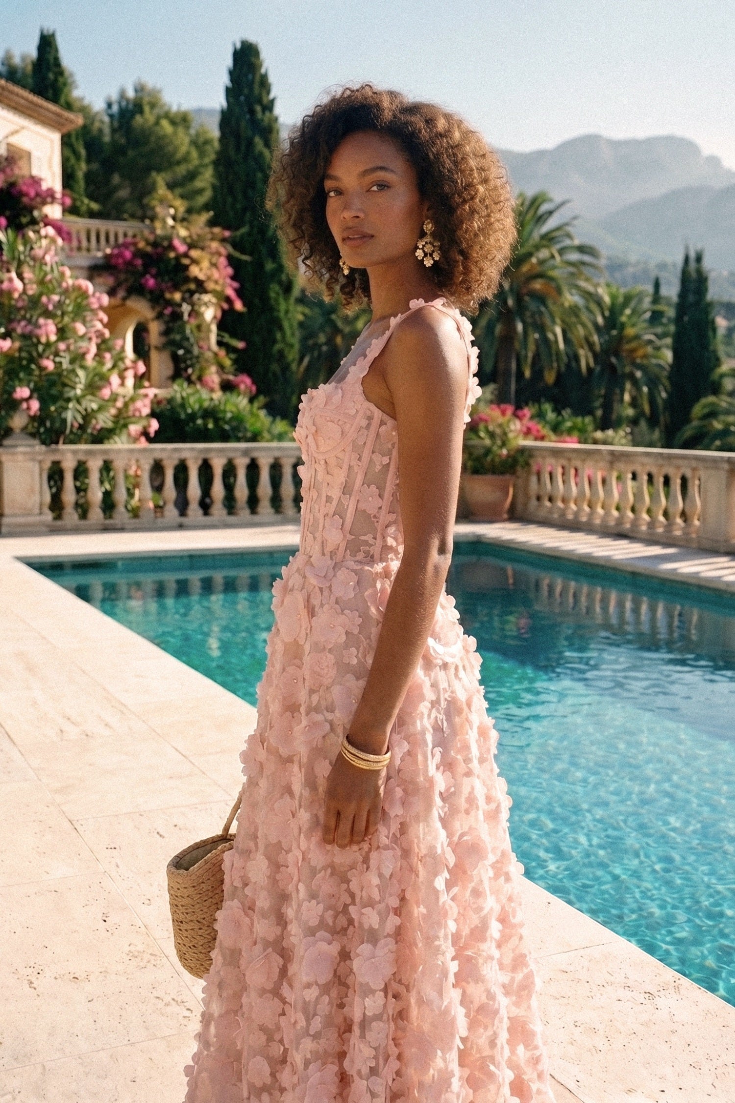 Abito Maxi con Applicazioni Floreali e Corpino a Corsetto - Rosa 