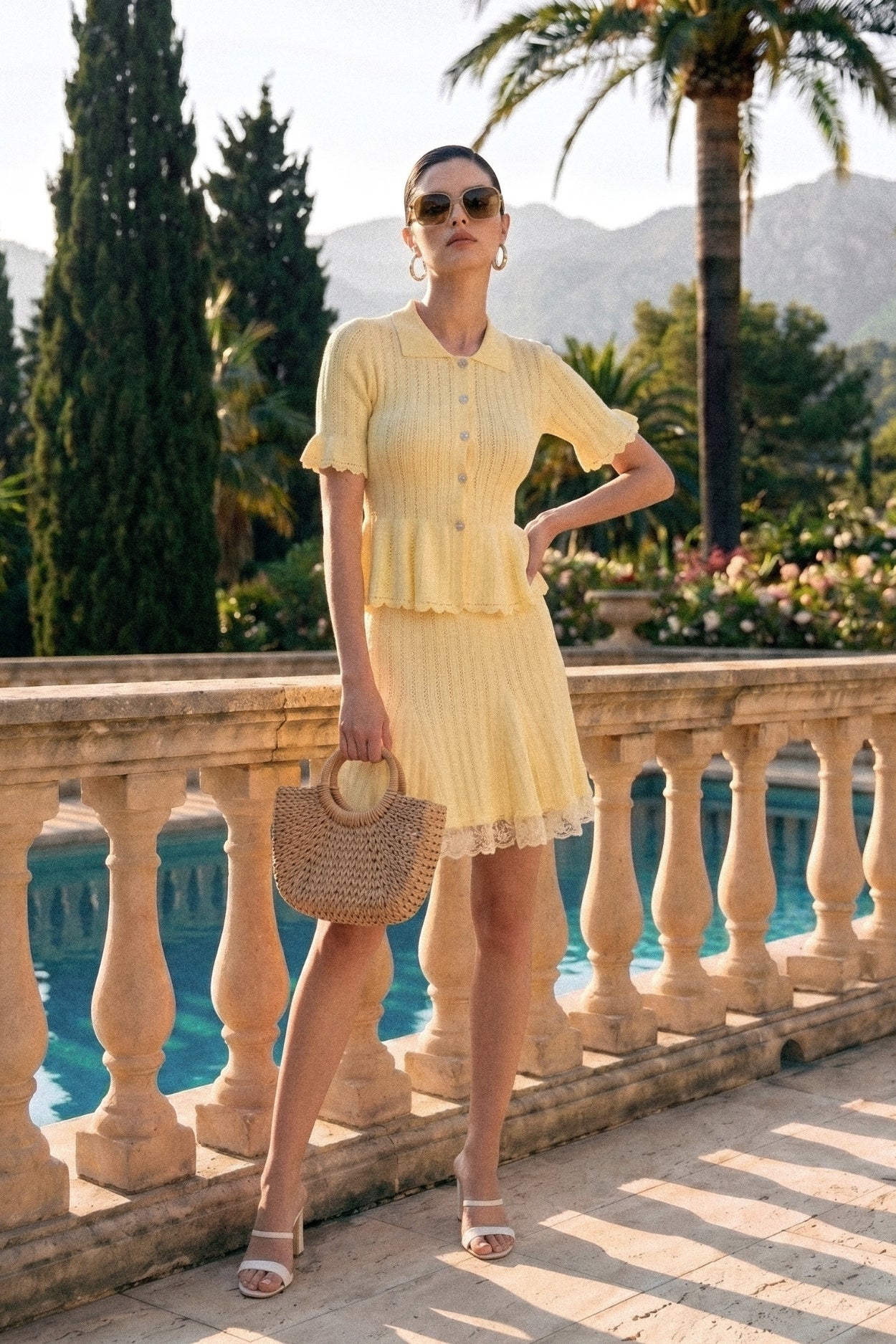 Abito Mini in Maglia con Colletto Peter Pan e Peplum con Orlo in Pizzo - Giallo 