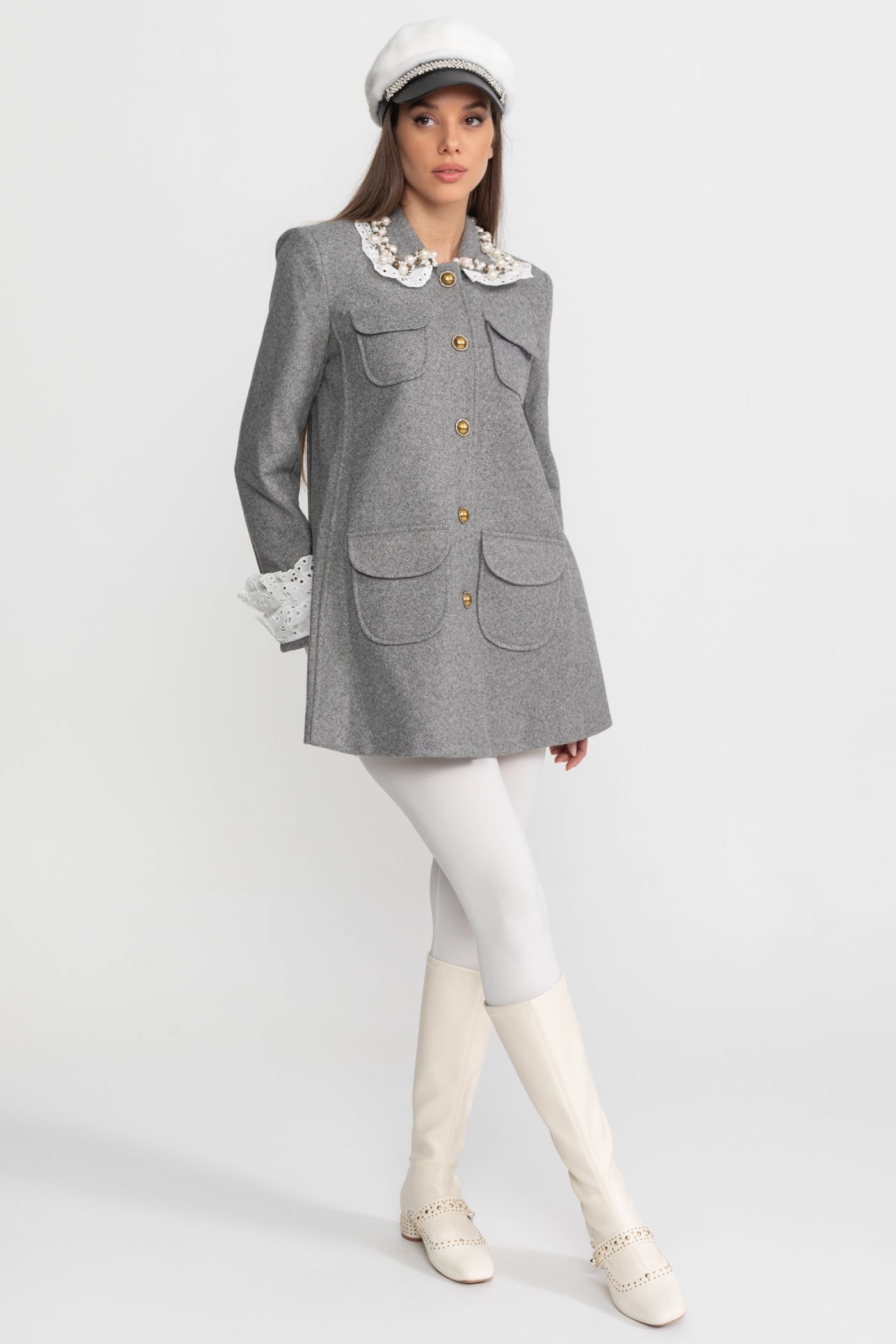 Cappotto Mini con Colletto in Pizzo Decorato con Perle – Grigio 