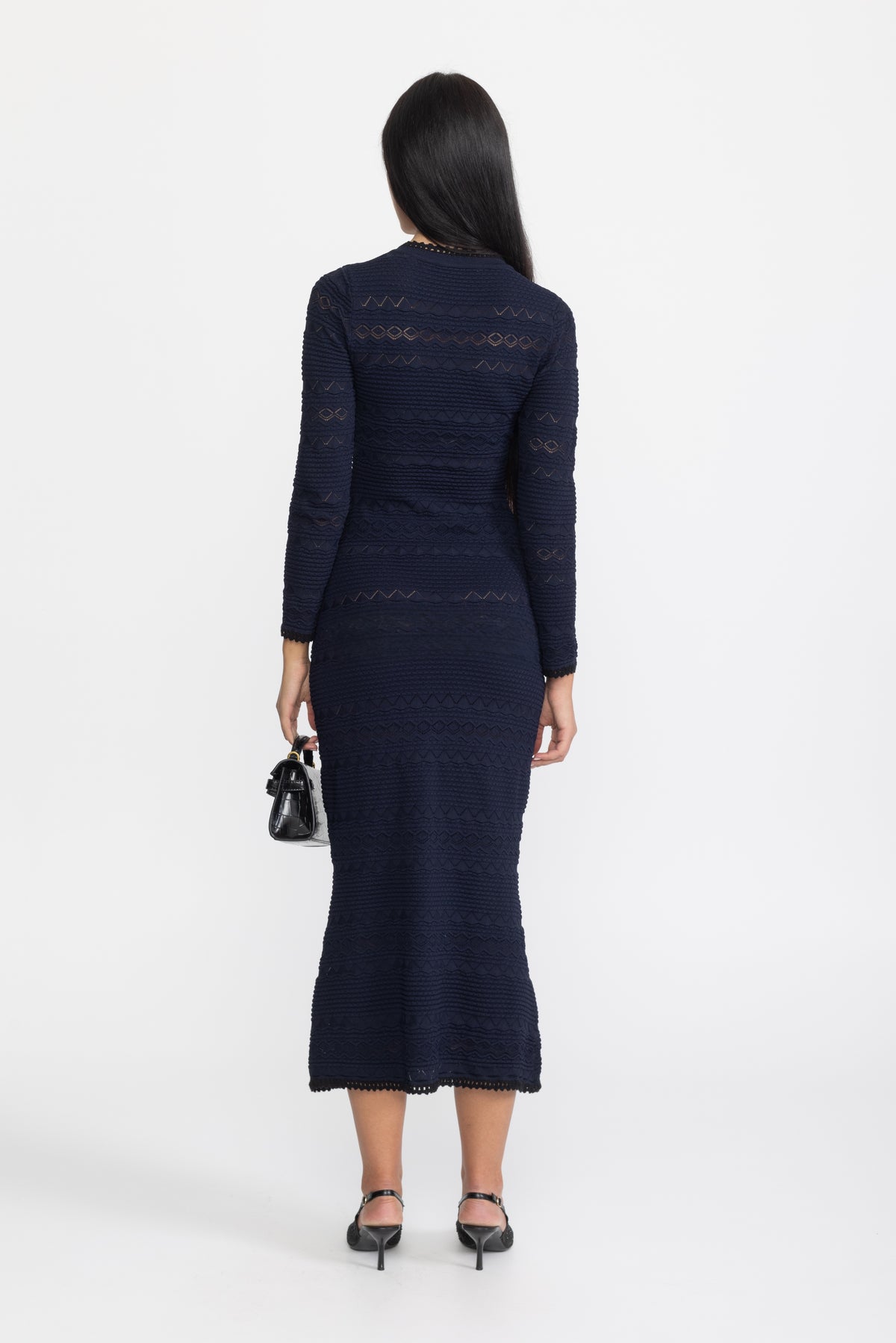 Abito midi in maglia con bordi all'uncinetto, bottoni e spilla a fiore - Navy 