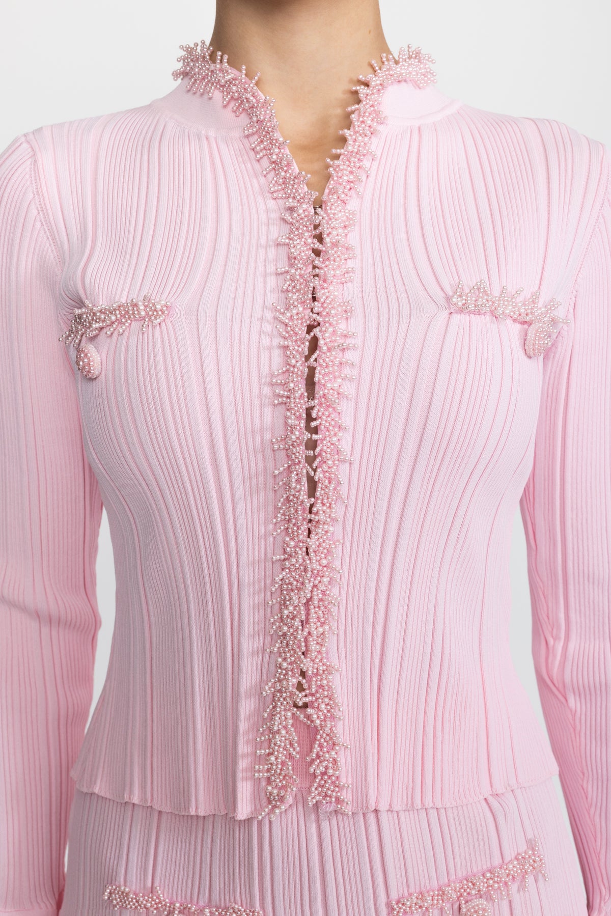 Completo coordinato in maglia a coste con cardigan e minigonna con finiture di perline - Rosa 