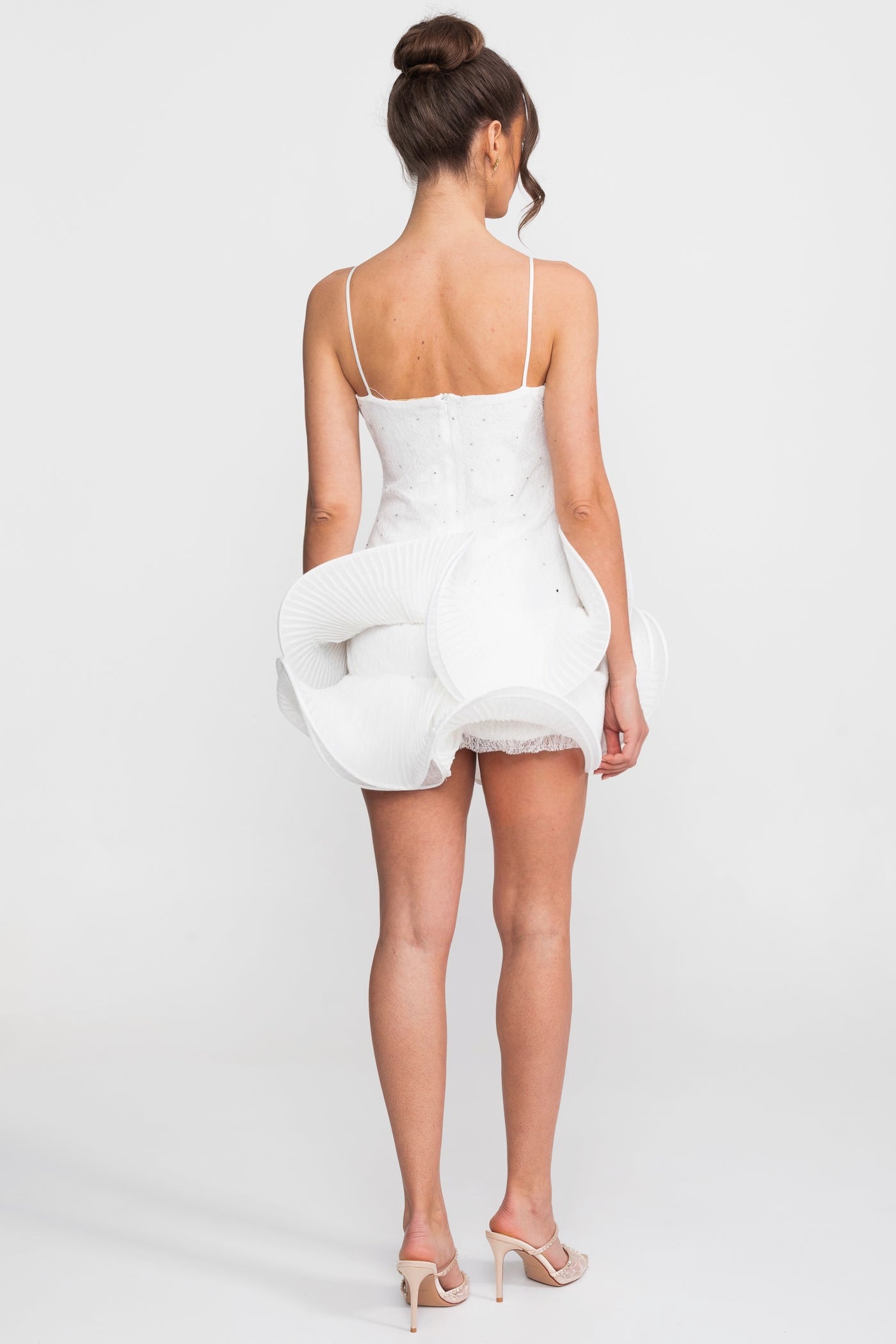 Mini abito babydoll con decorazioni scintillanti e gonna peplum arricciata - Bianco 