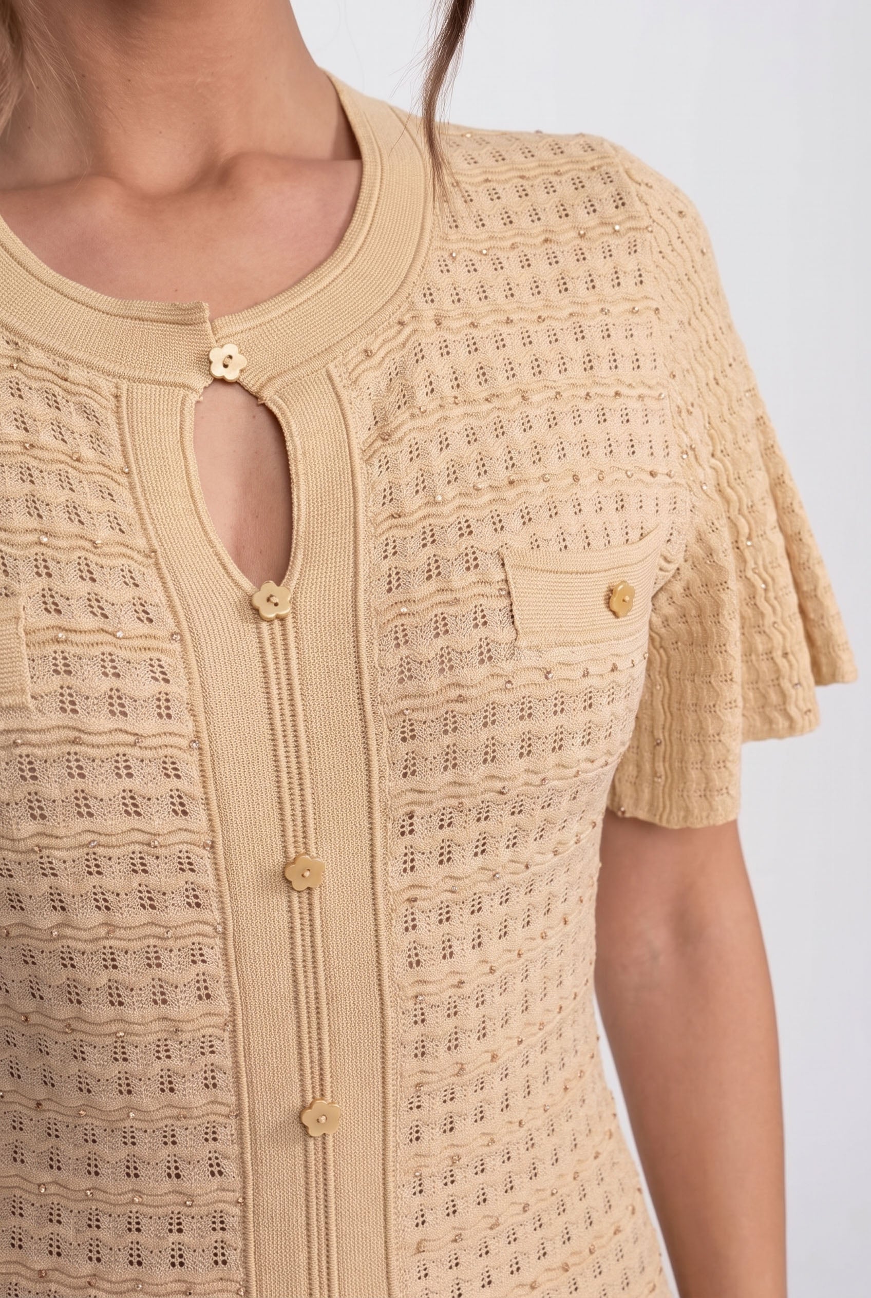 Abito midi a maniche corte con texture in maglia shimmer - Beige 
