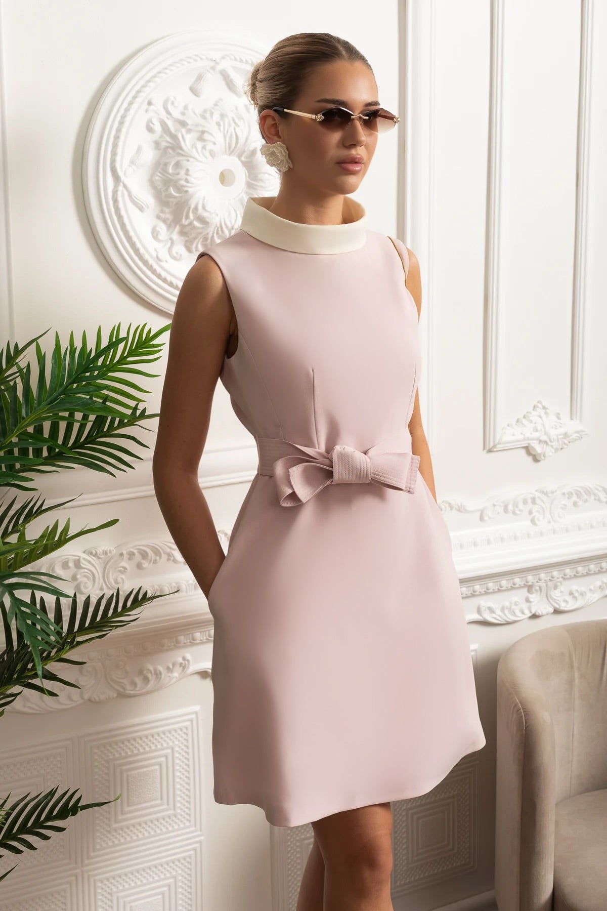 Contrasting Collar Bow-Waist Sleeveless Mini Dress - Pink