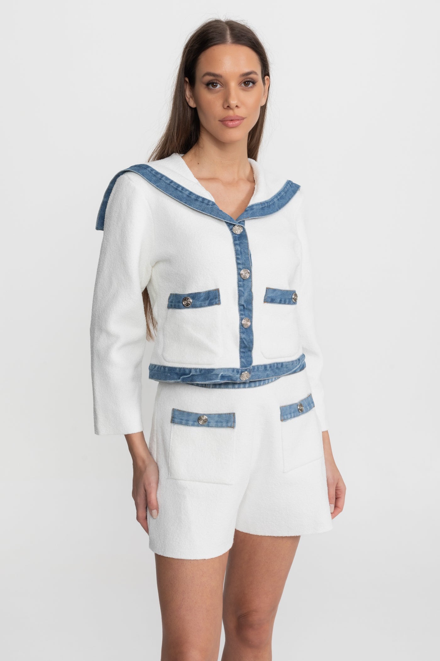 Coordinato in maglia testurizzata con finiture in denim – Bianco e Blu 