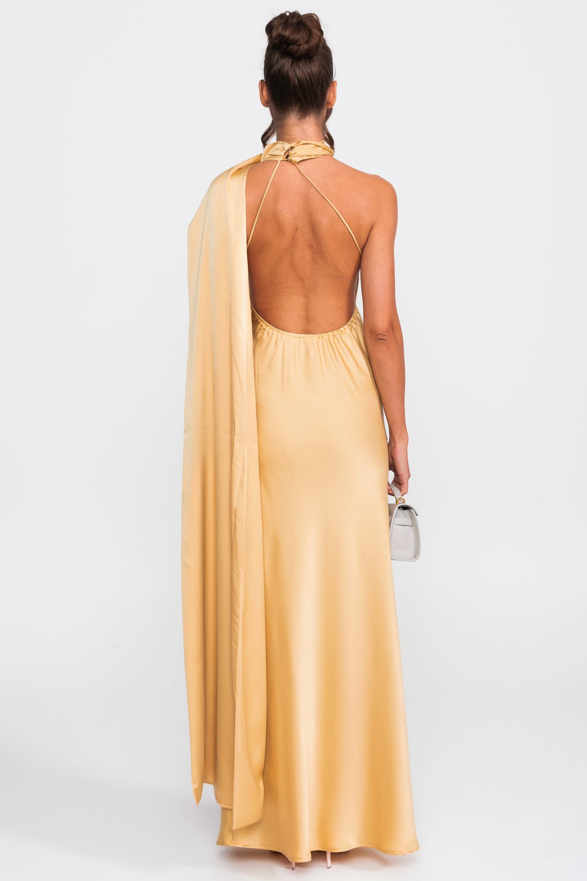Abito Slip in Raso con Collo Halter Twist e Scollo Asimmetrico - Giallo 