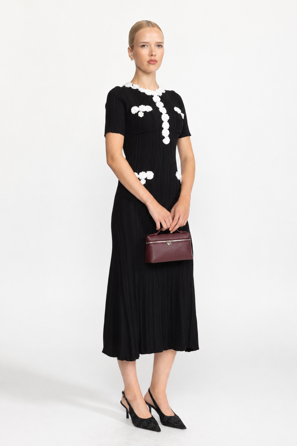 Abito midi in maglia a coste con applicazione floreale - Nero 