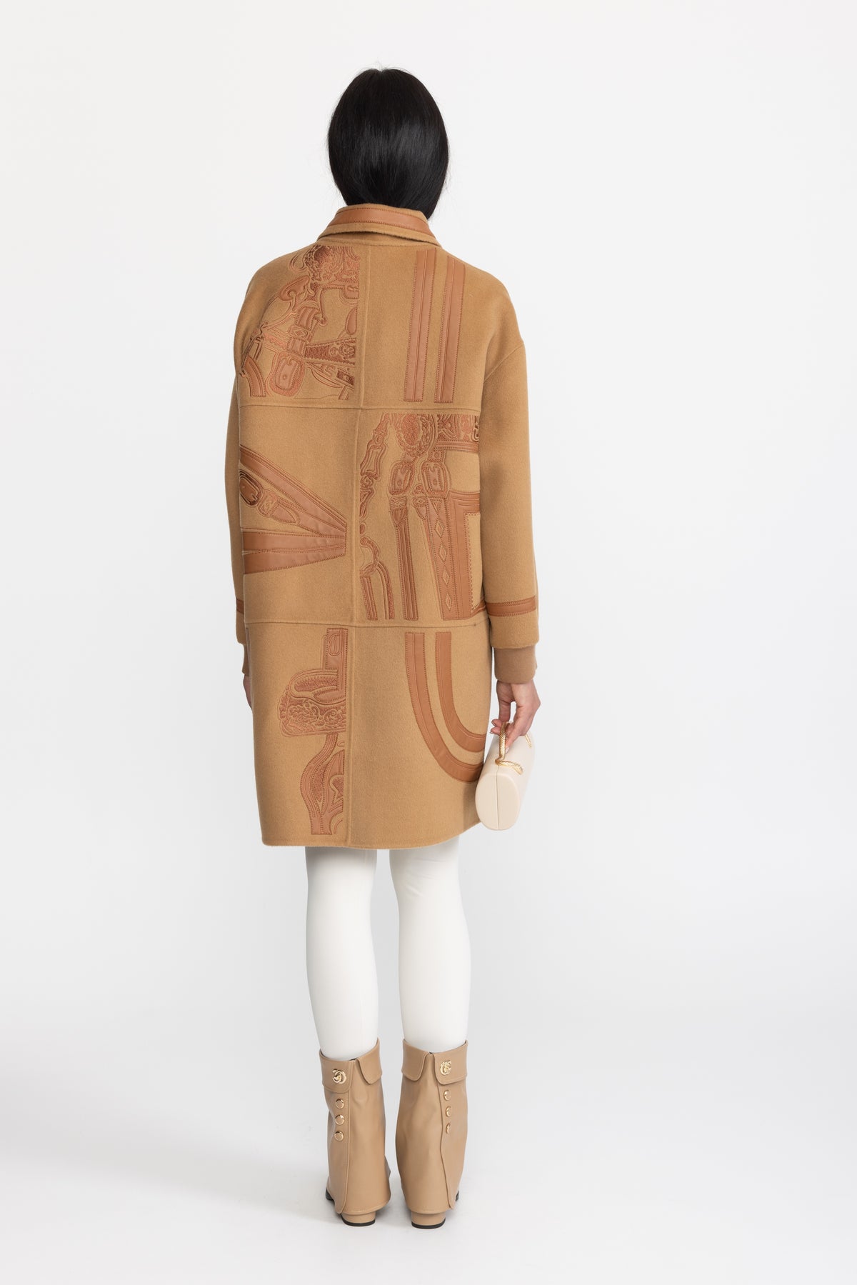 Cappotto con zip in lana ricamata con applicazione equestre - Cammello 