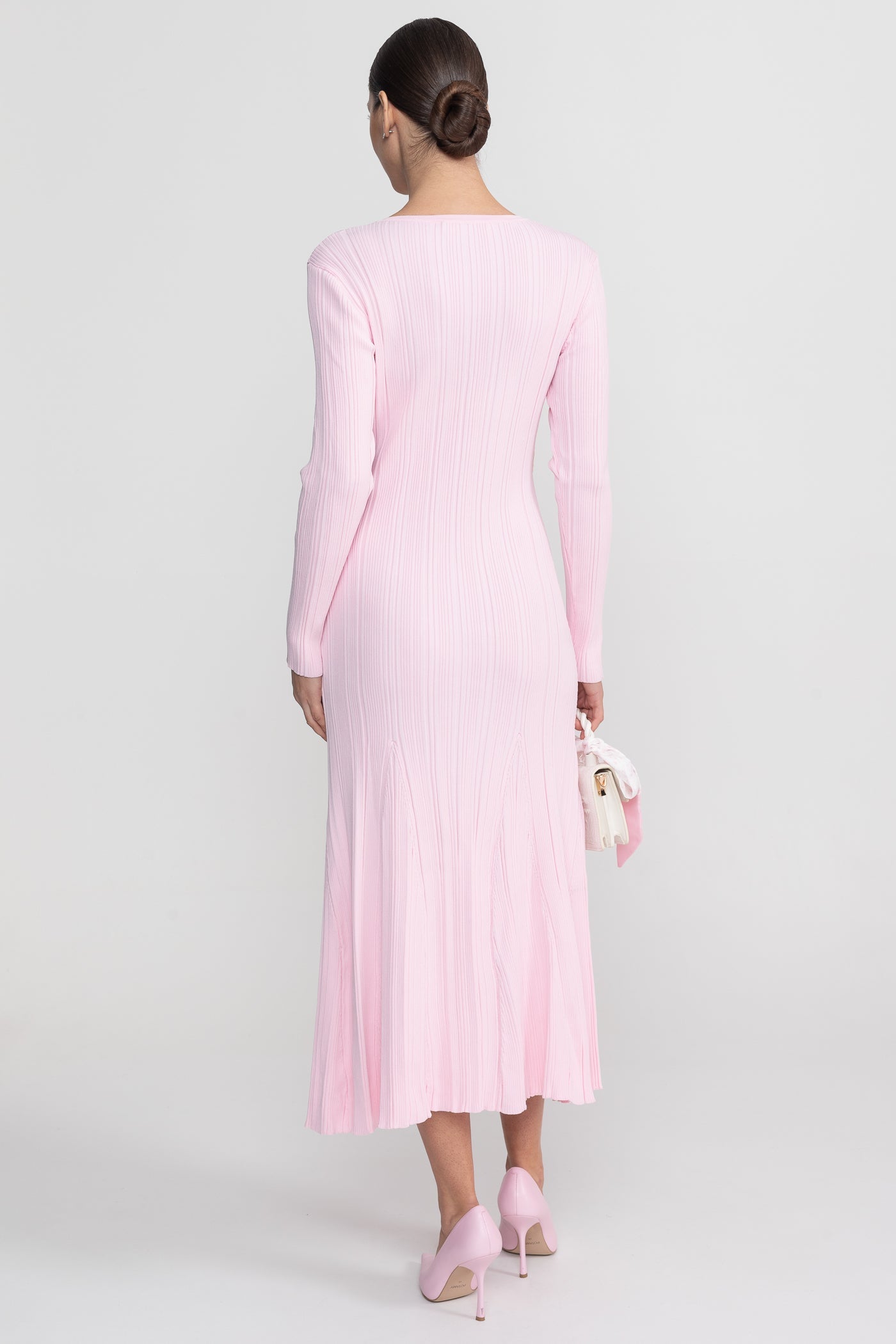 Abito Midi a Maniche Lunghe a Costine con Scollo a V Rifinito in Pizzo - Baby Pink 